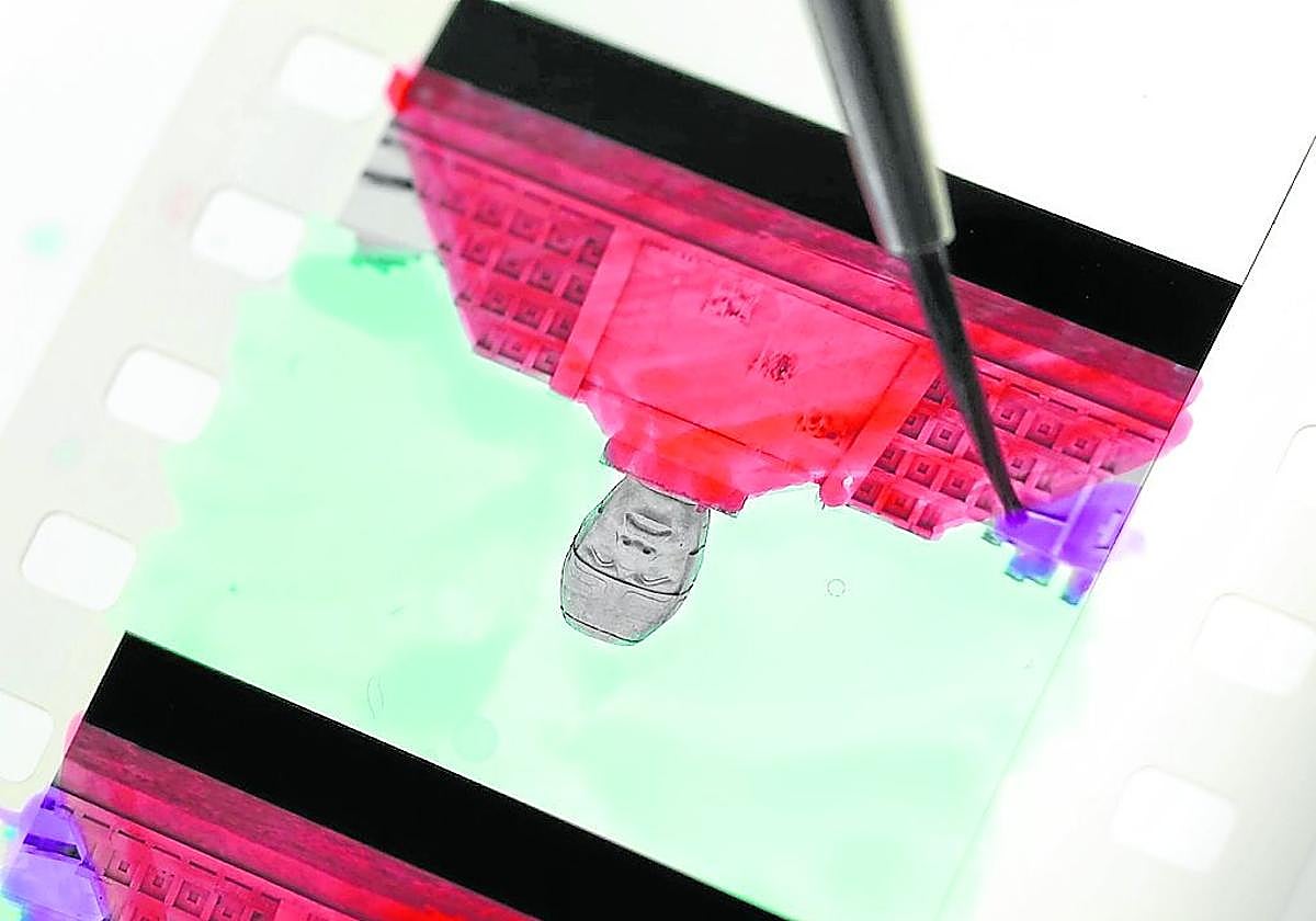 'Colosal número 8', de Olmo Cuña, es una de las obras que incluye la exposición.