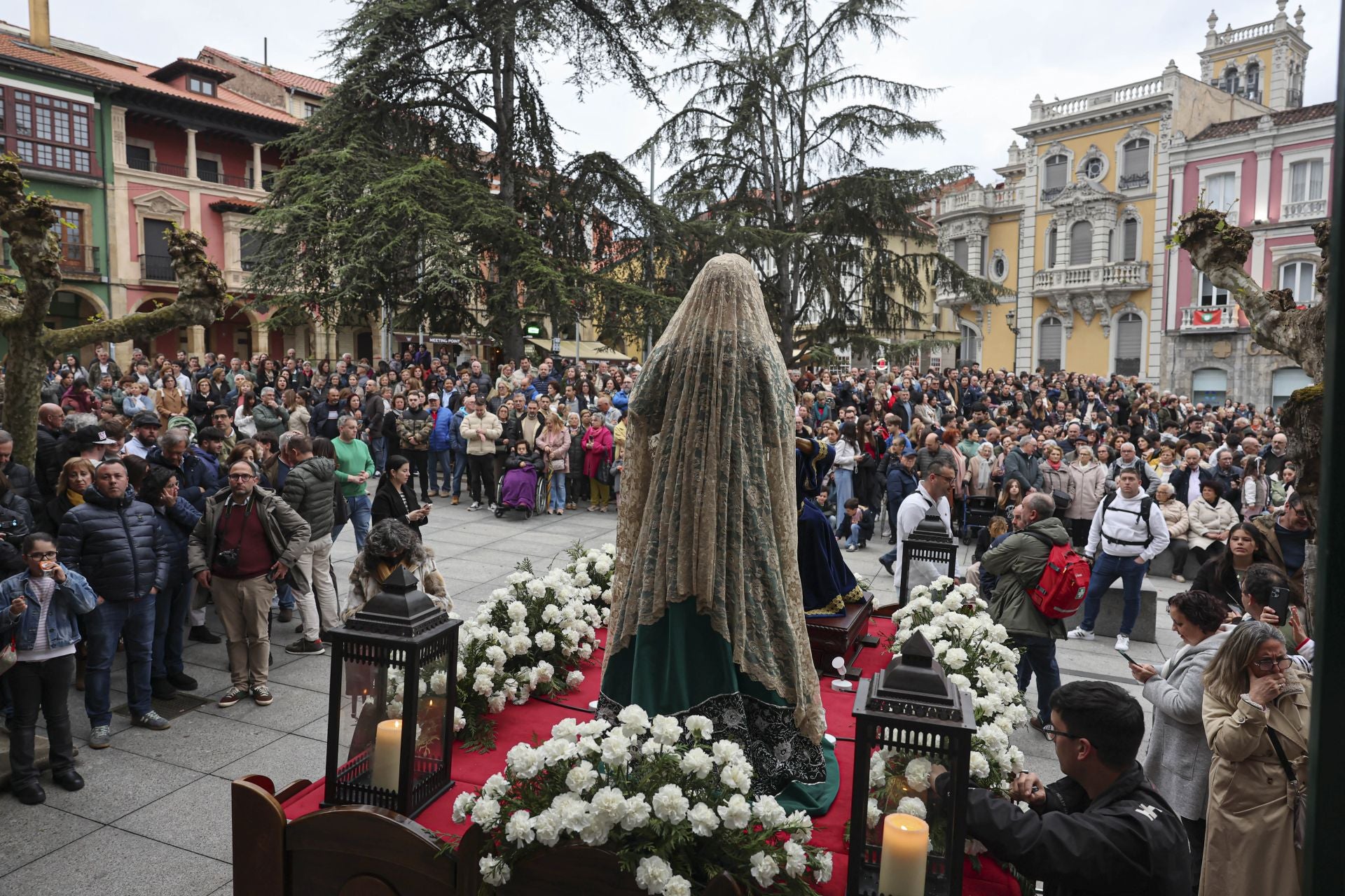 Avilés procesiona por Semana Santa