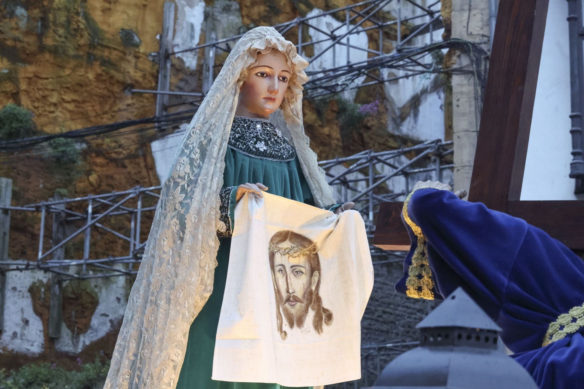 Avilés procesiona por Semana Santa