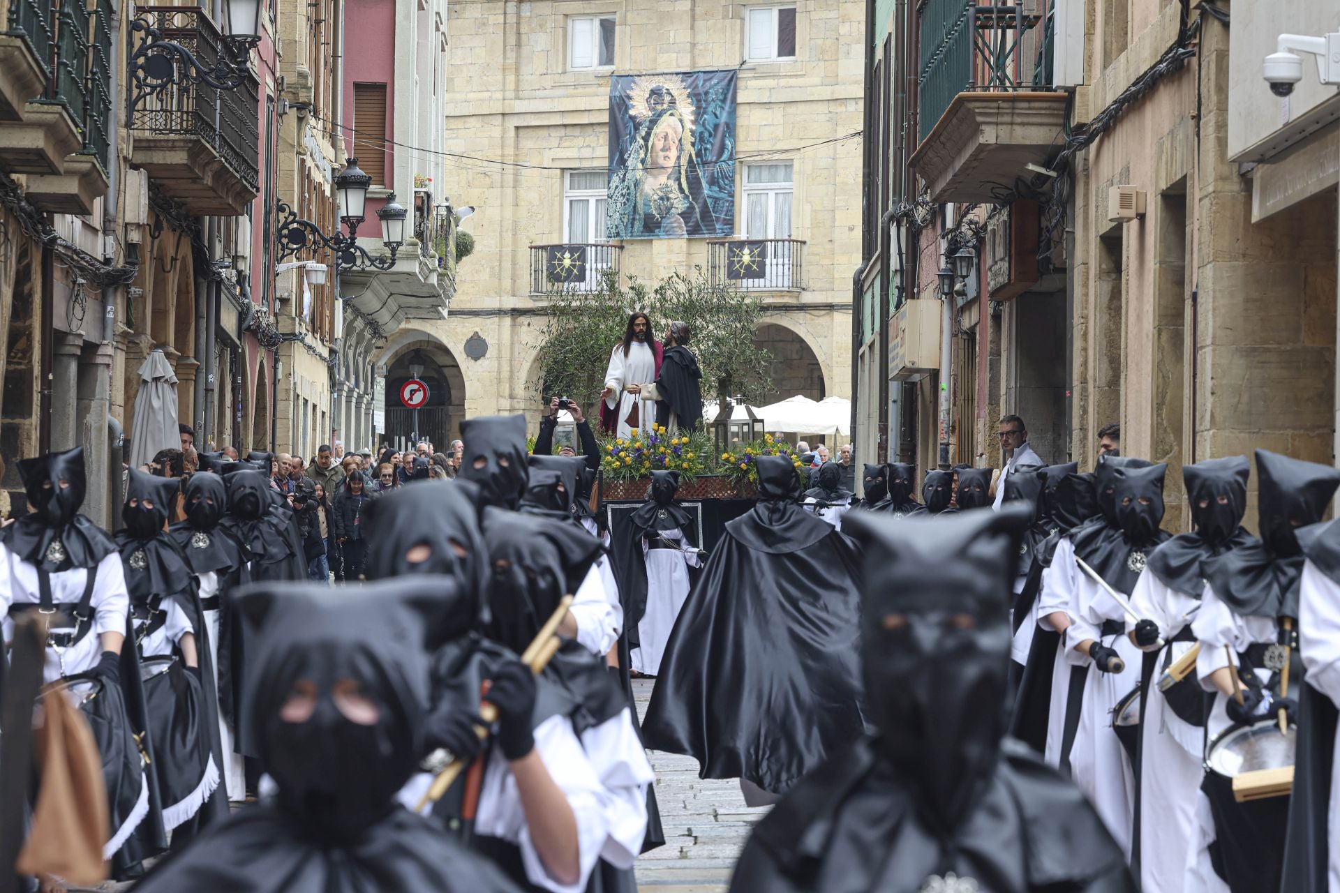 Avilés procesiona por Semana Santa