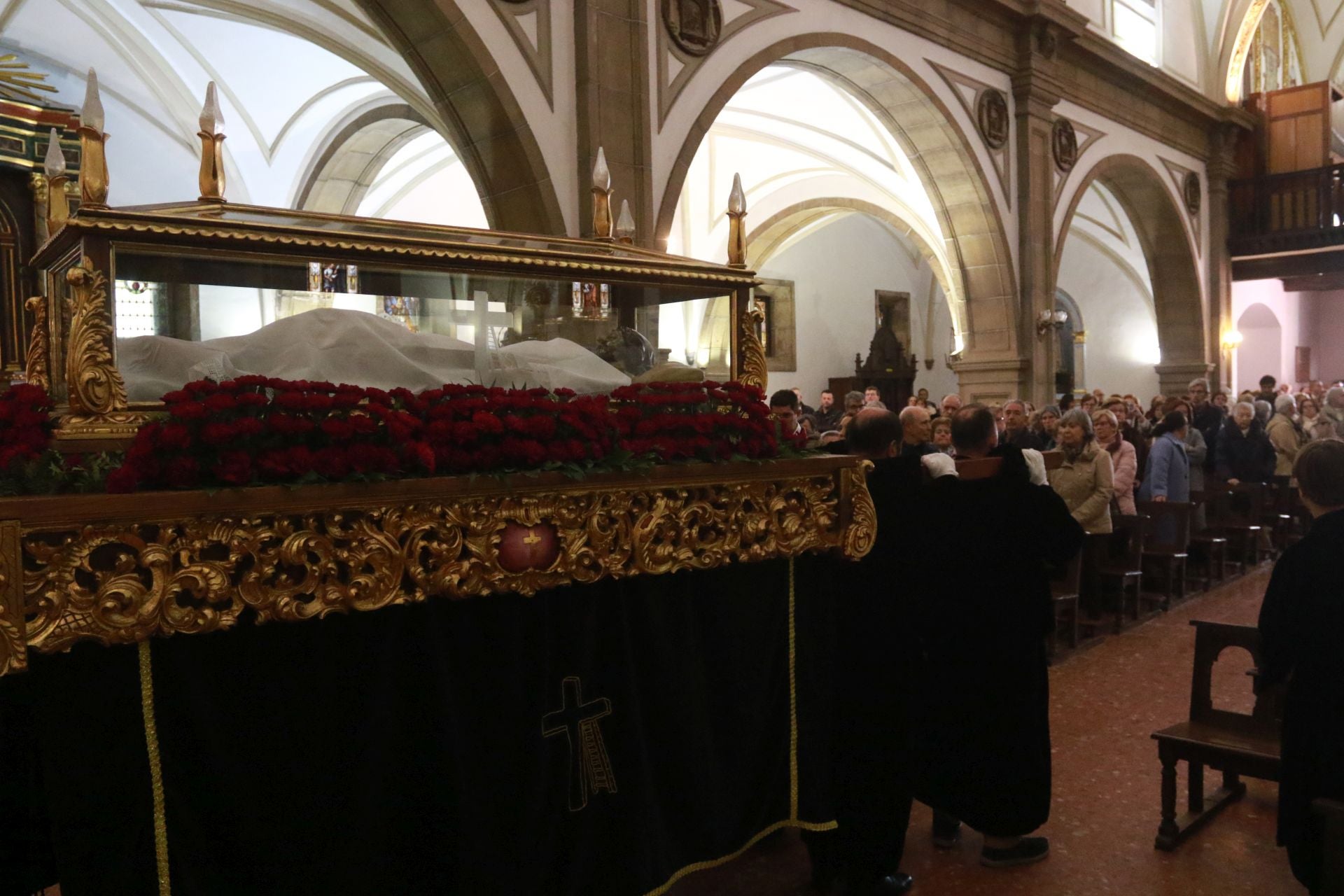 Fotos: El mal tiempo obliga a suspender la procesión en Candás