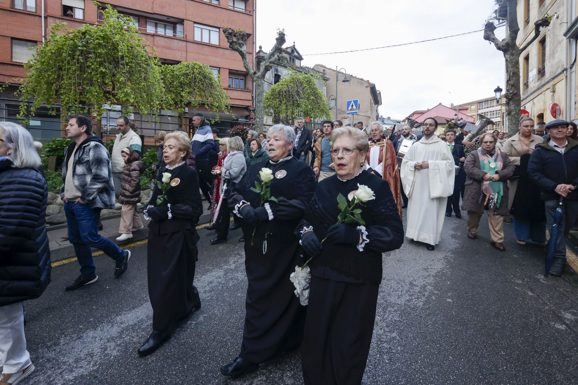 Procesión de la Virgen del Rosario en Candás