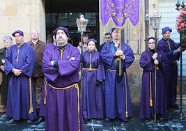 Así vivió Villaviciosa la procesión de la Soledad