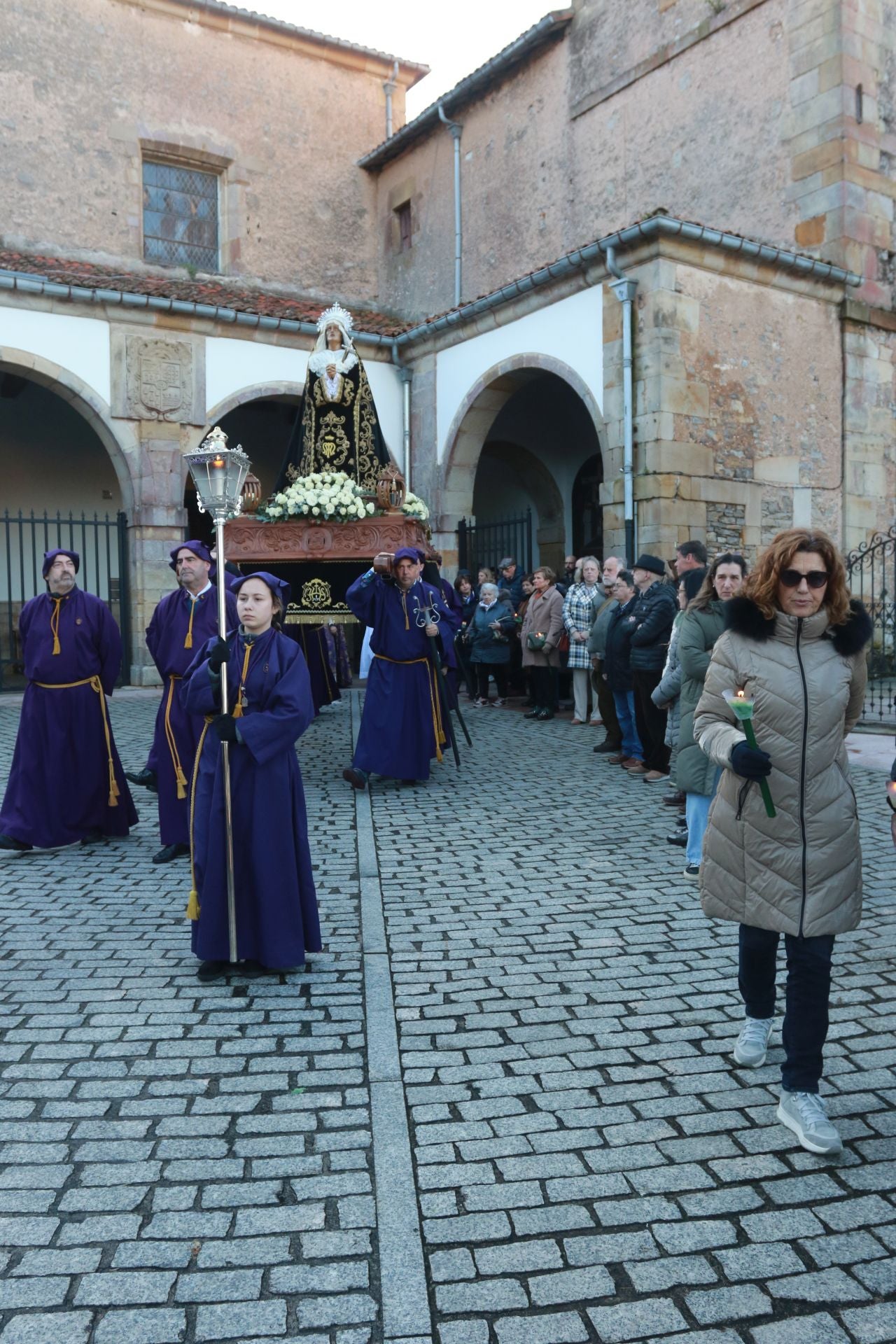 Así vivió Villaviciosa la procesión de la Soledad