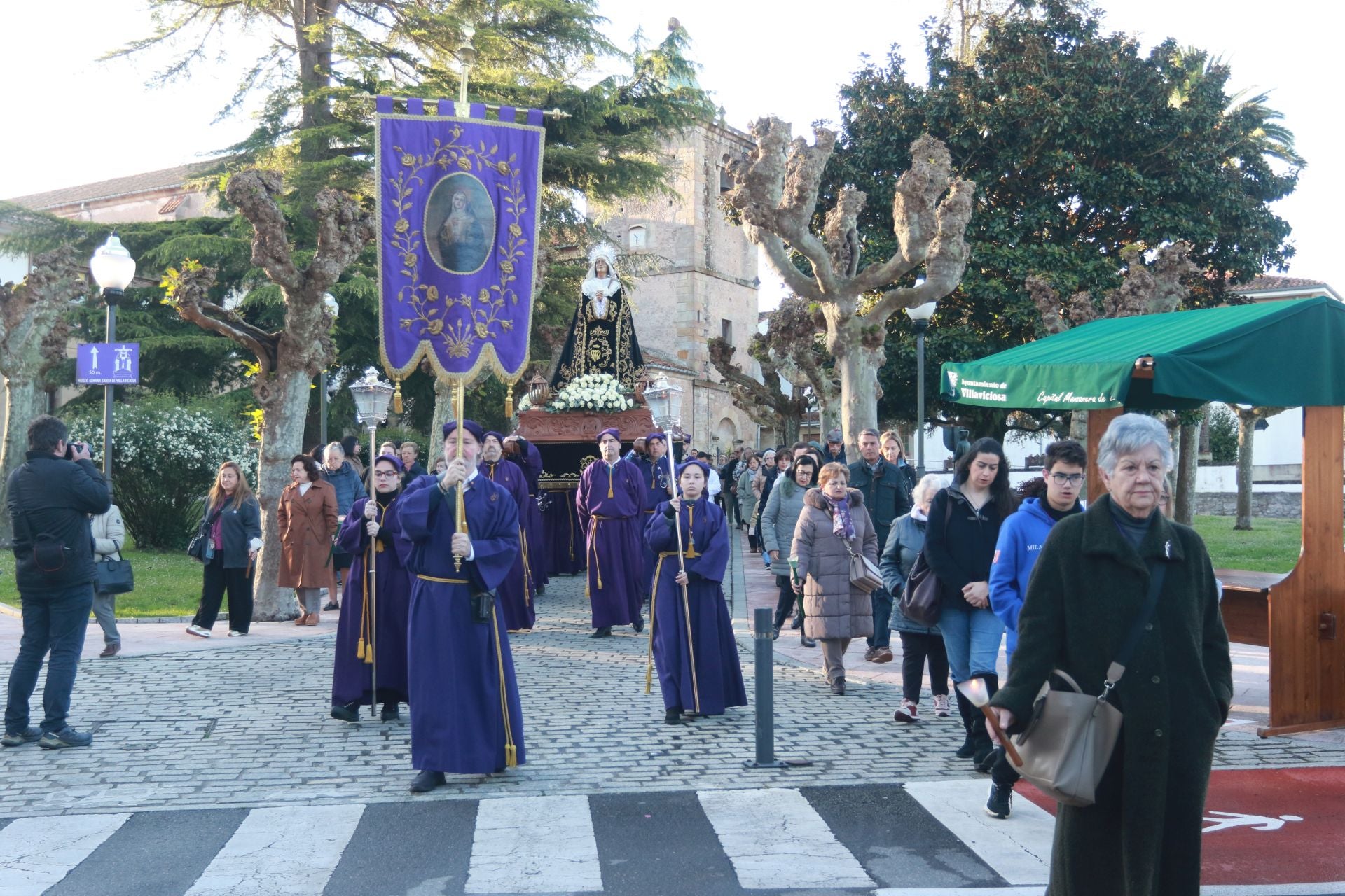 Así vivió Villaviciosa la procesión de la Soledad