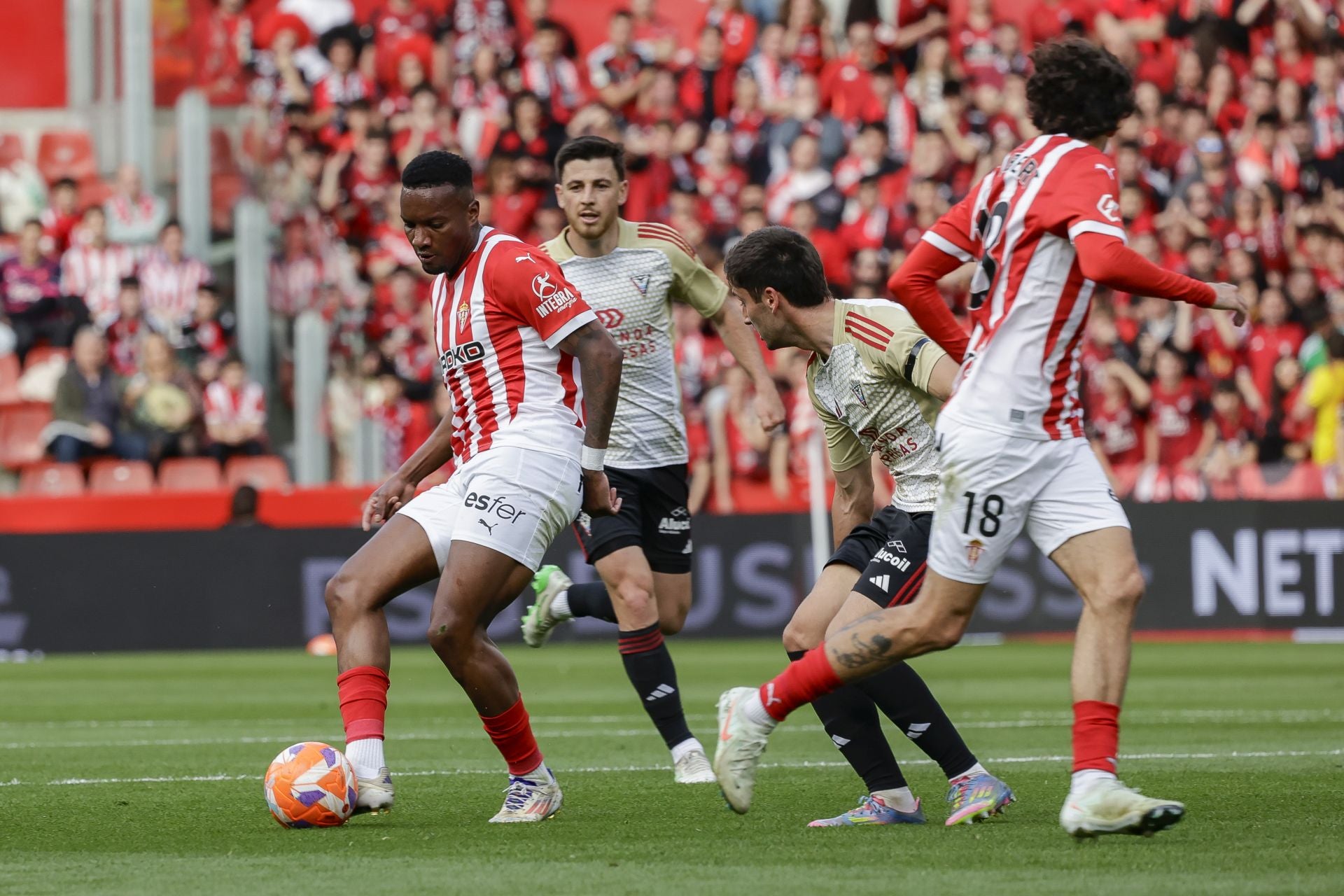 Las mejores imágenes del Sporting - Mirandés en El Molinón