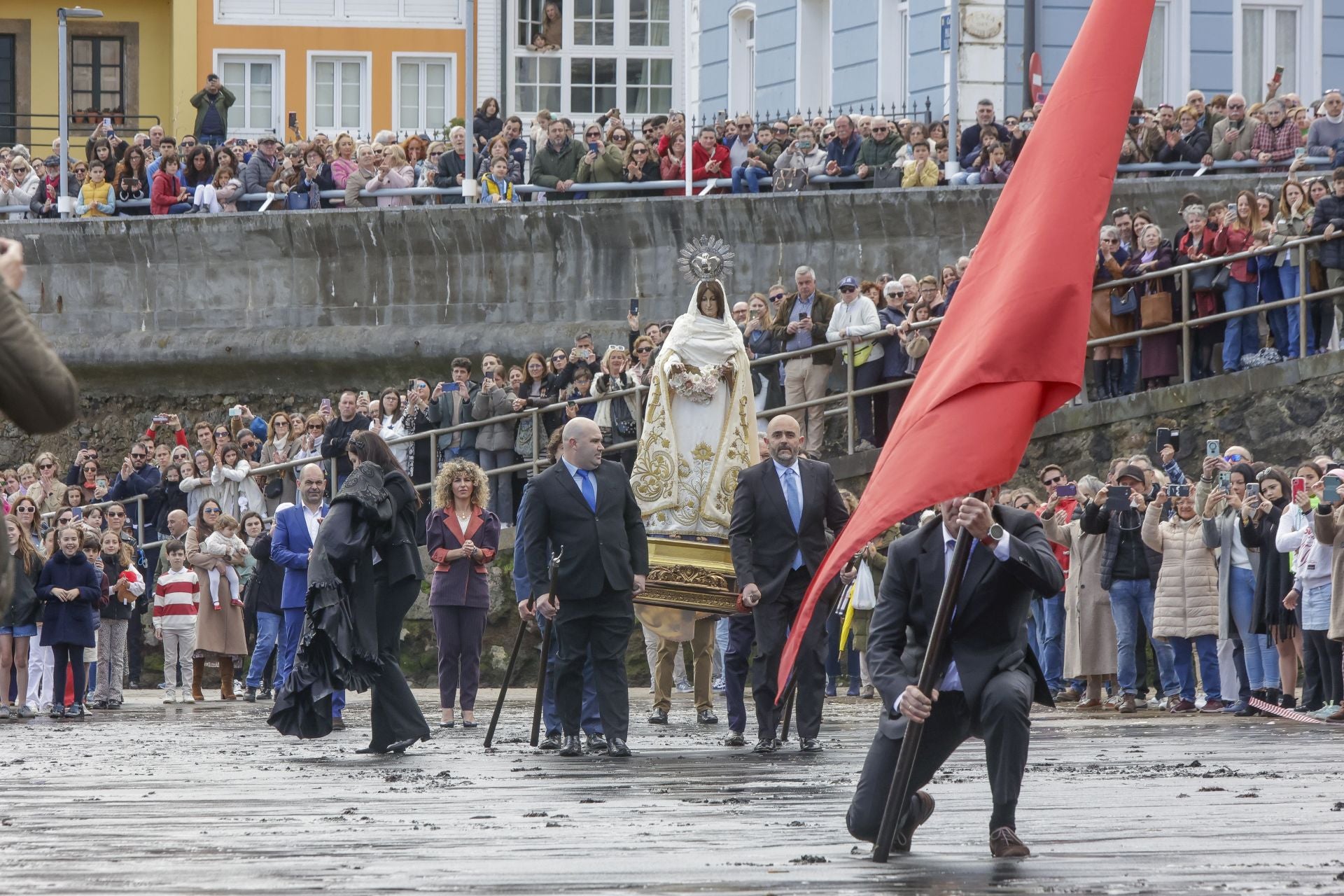 Fotos: La Venia de Luanco en Domingo de Pascua
