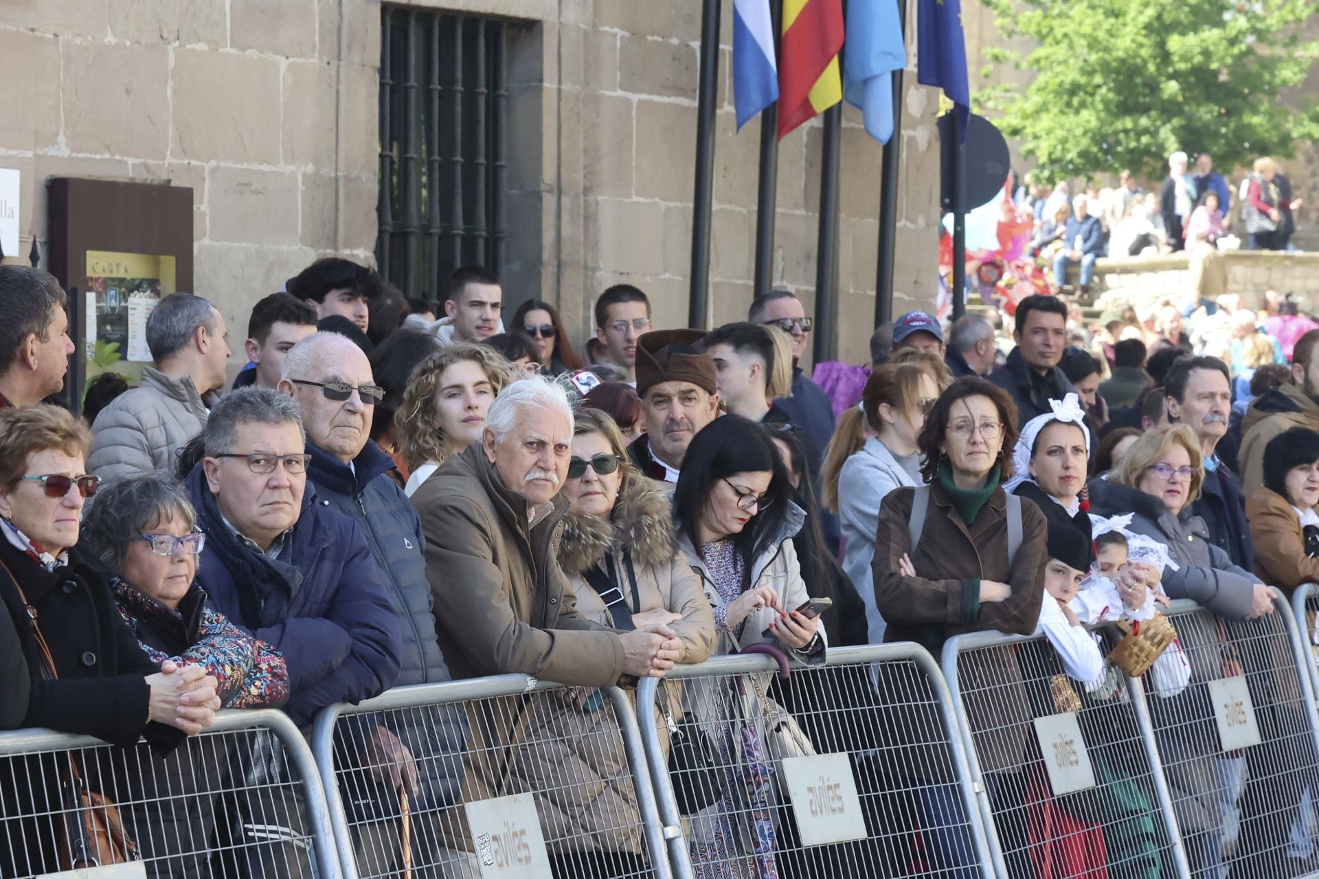 Todas las fotos del desfile de carrozas de las fiestas de El Bollo de Avilés 2025