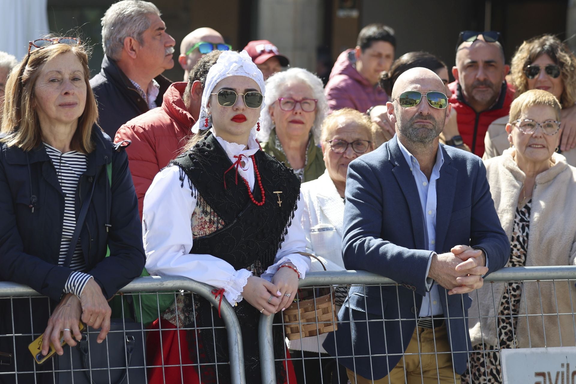 Todas las fotos del desfile de carrozas de las fiestas de El Bollo de Avilés 2025