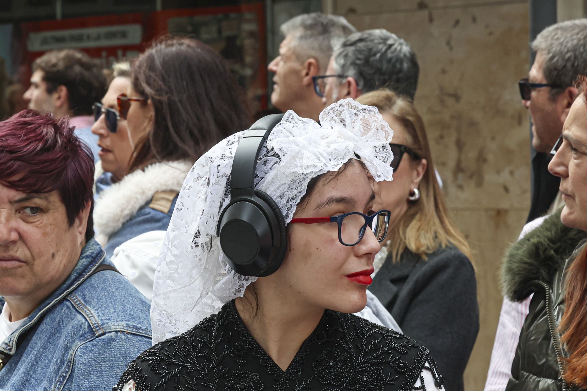 Todas las fotos del desfile de carrozas de las fiestas de El Bollo de Avilés 2025