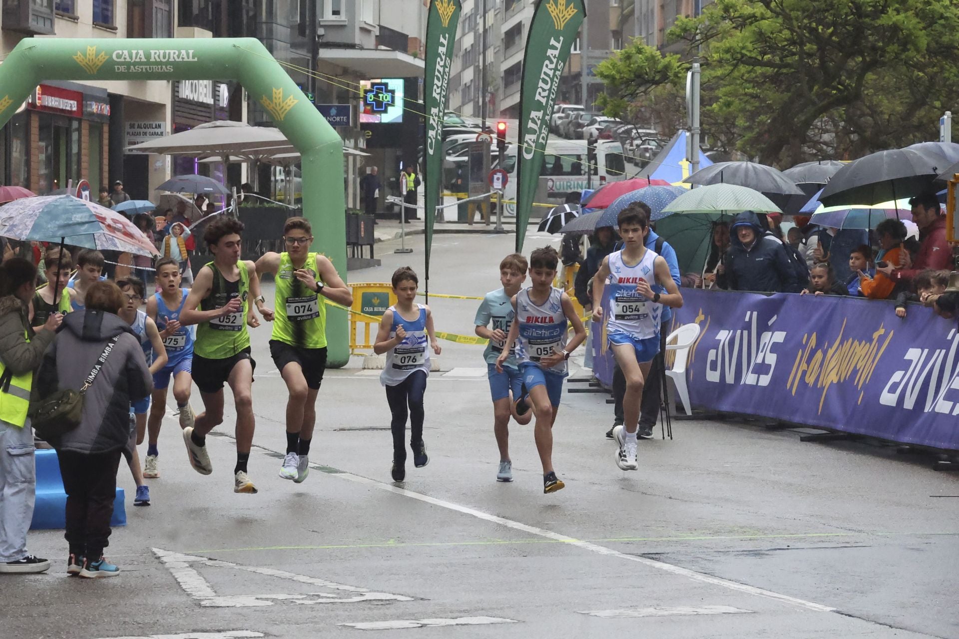 La Milla Urbana de Avilés vence a la lluvia