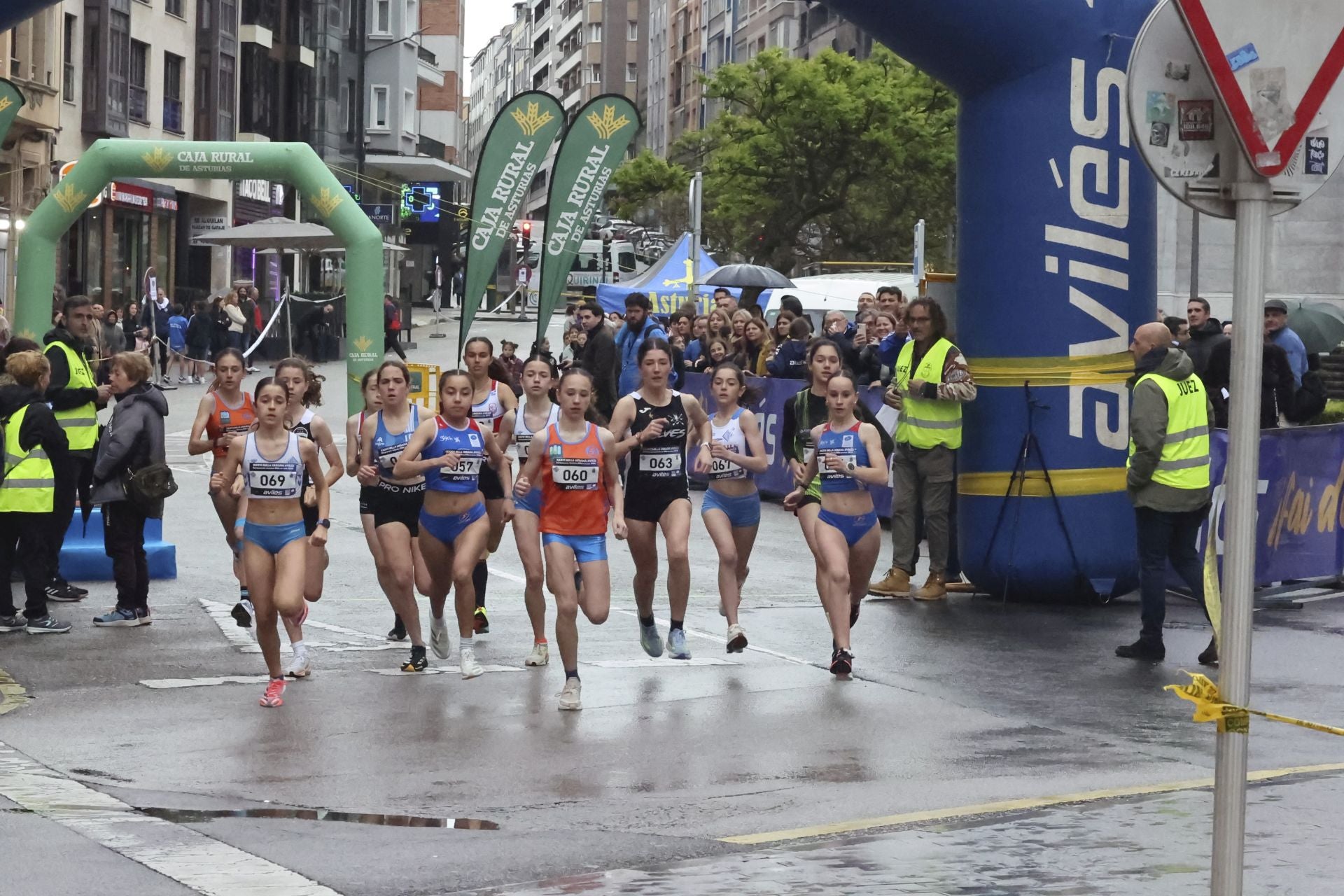 La Milla Urbana de Avilés vence a la lluvia