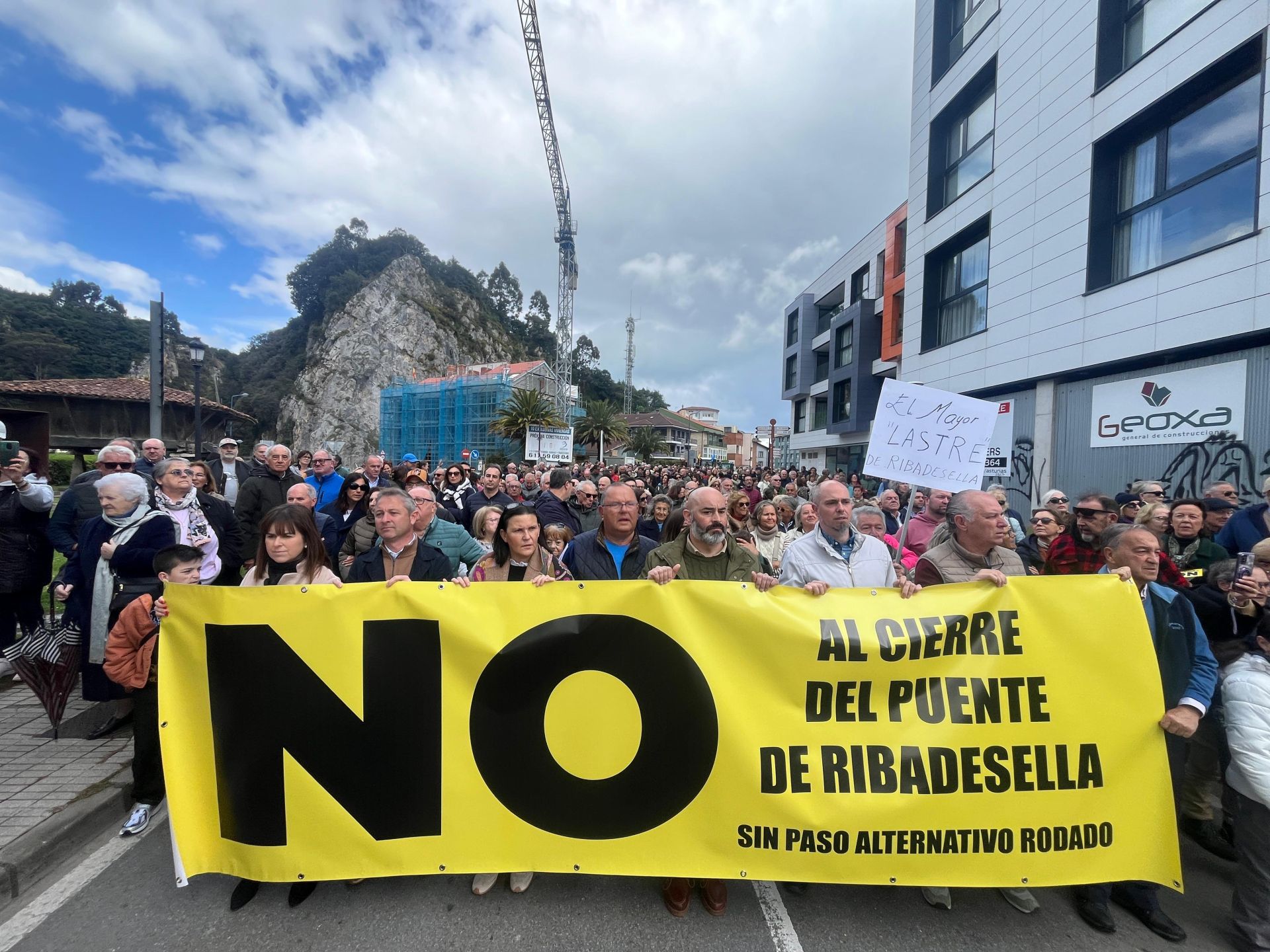 Clamor en Ribadesella contra el cierre de su puente