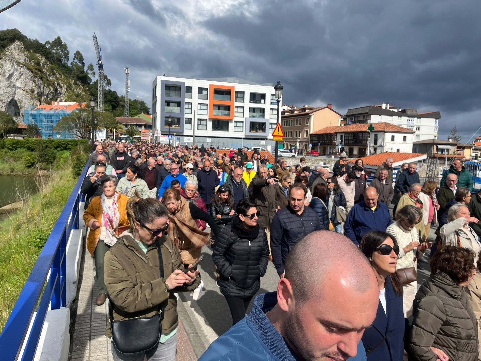 Clamor en Ribadesella contra el cierre de su puente