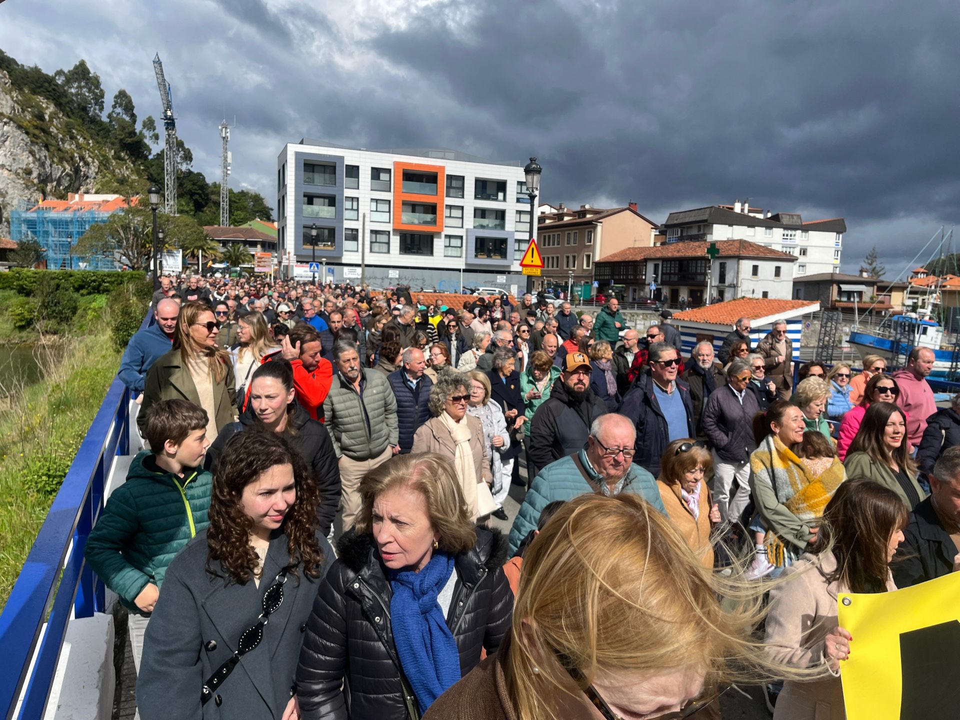Clamor en Ribadesella contra el cierre de su puente