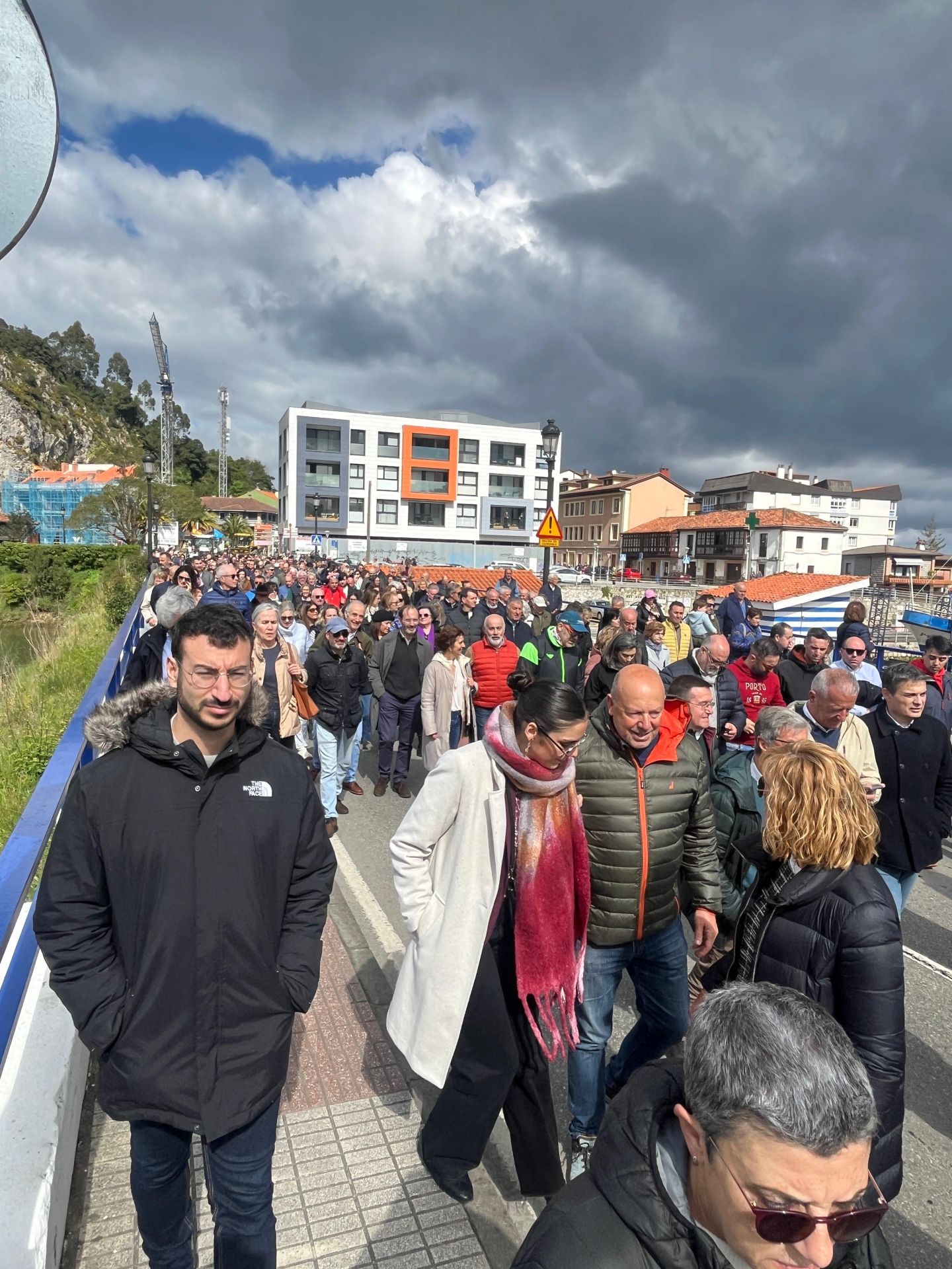 Clamor en Ribadesella contra el cierre de su puente