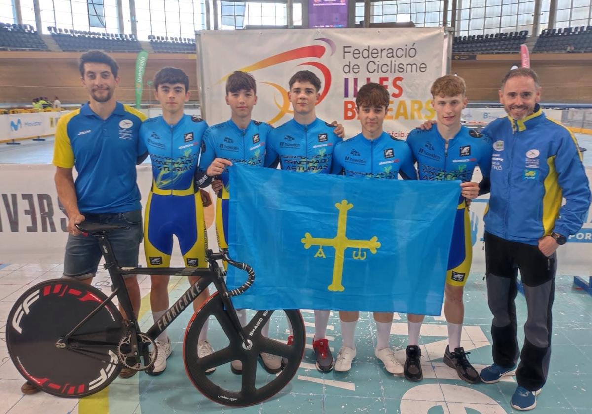 El avilesino Mario Menéndez logra tres medallas en los nacionales de pista cadete