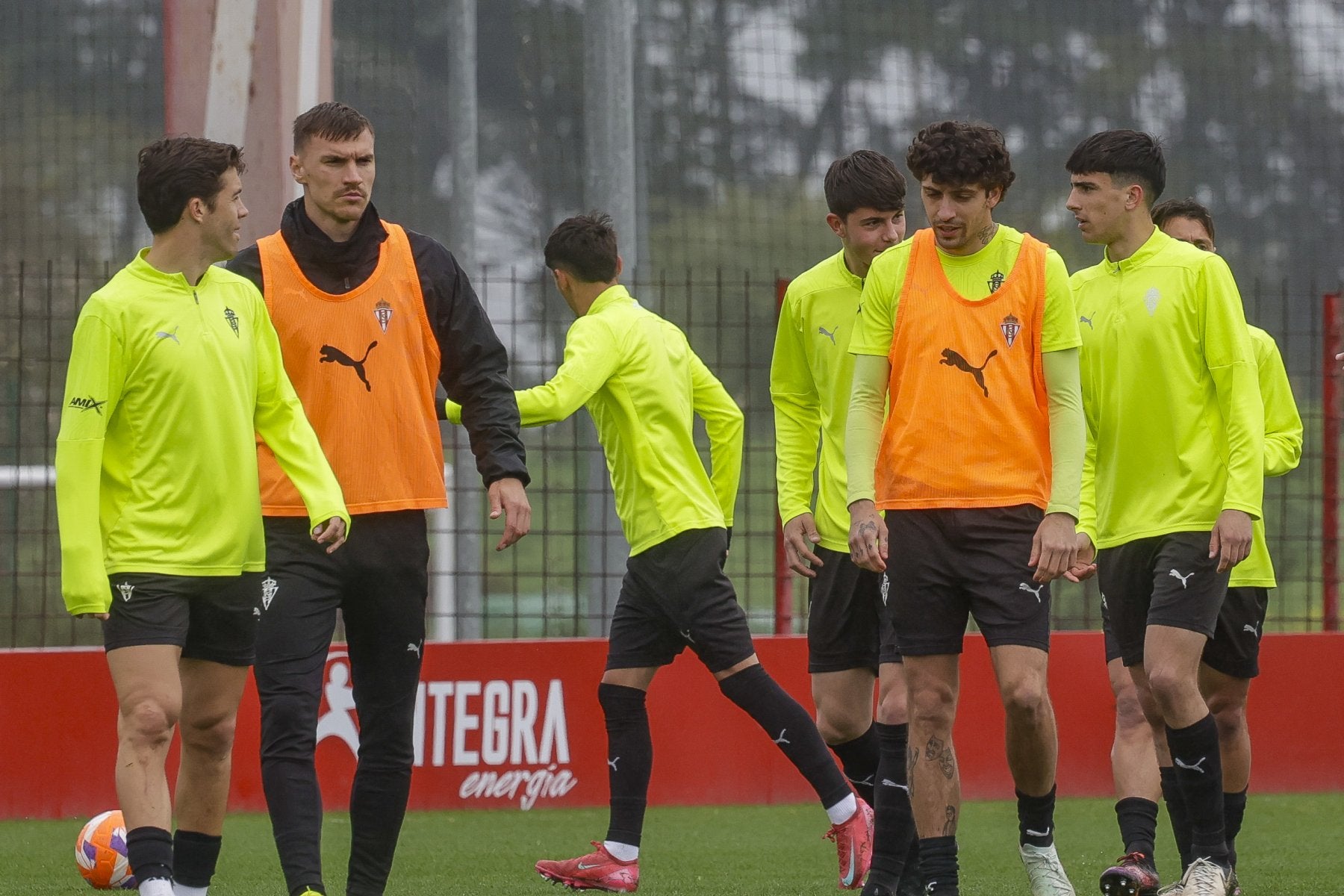 El Sporting de Gijón buscará fórmulas para seguir con Gelabert el año que viene