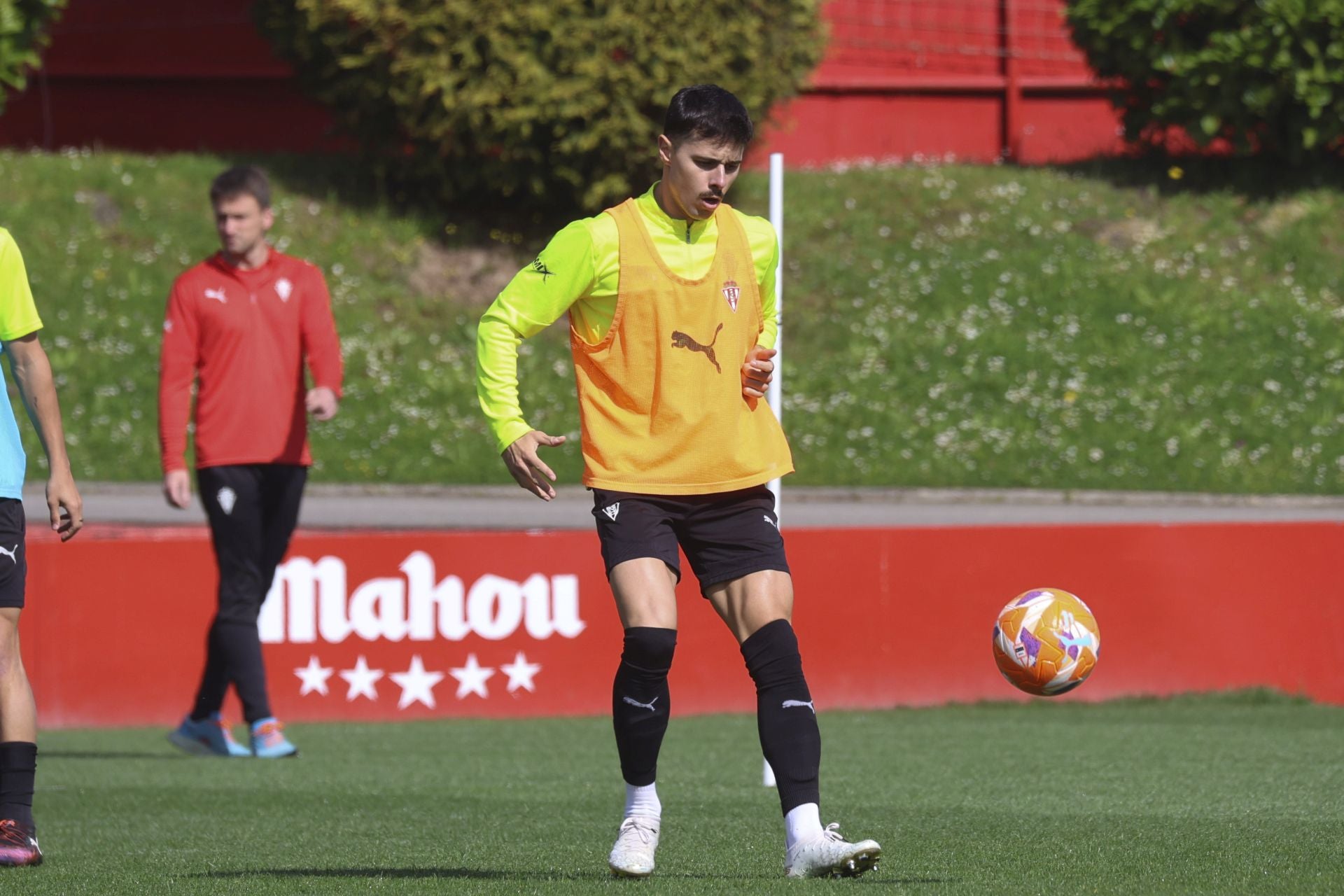 Entrenamiento del Sporting de Gijón en Mareo: próxima parada a Cádiz