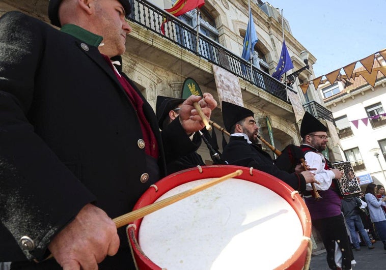 Los Güevos Pintos defienden una Pola de Siero unida: «Todos somos necesarios»