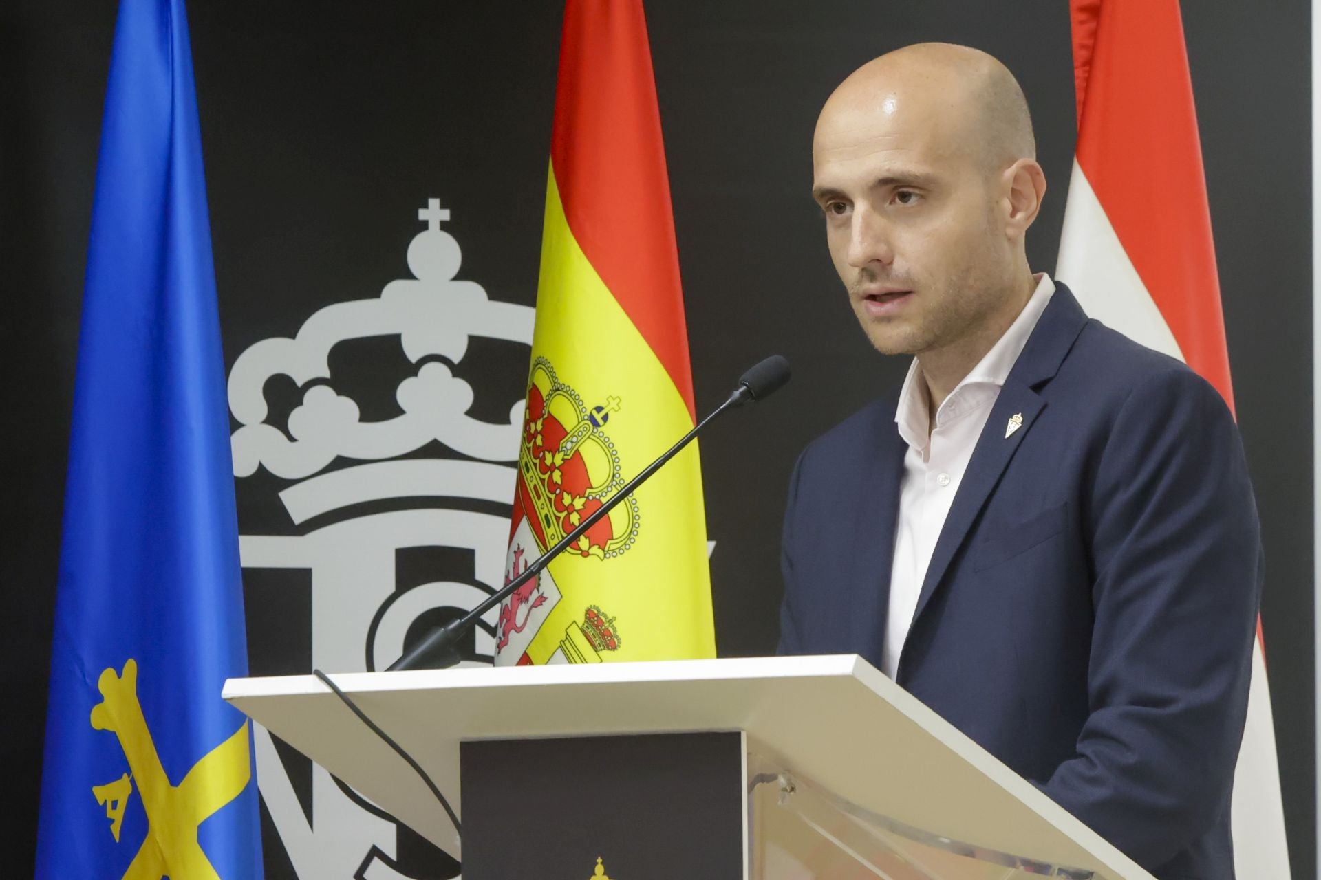 El Sporting de Gijón entrega sus insignias de oro a los nuevos socios de honor
