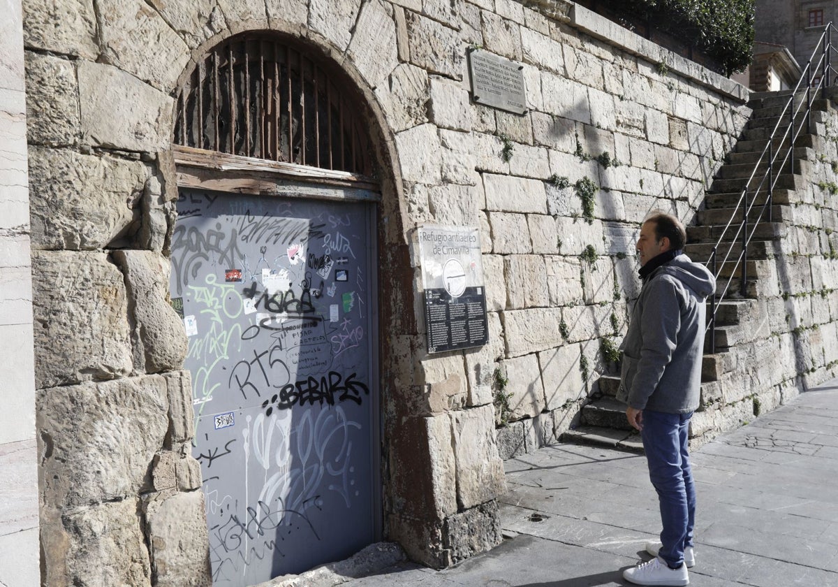 La recuperación del refugio antiaéreo de Cimavilla, más cerca tras la adjudicación de las obras