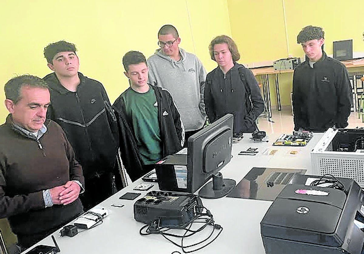 La FP se reivindica como salida laboral en la comarca del Nalón