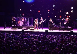t Concierto. Los madrileños hicieron bailar al público avilesino con sus grandes éxitos.