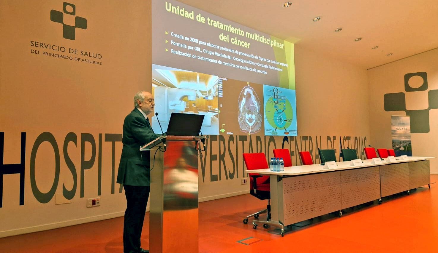 Imagen - El doctor Carlos Suárez, quien en 1975 creó la unidad de Otorrinolaringología de Asturias.