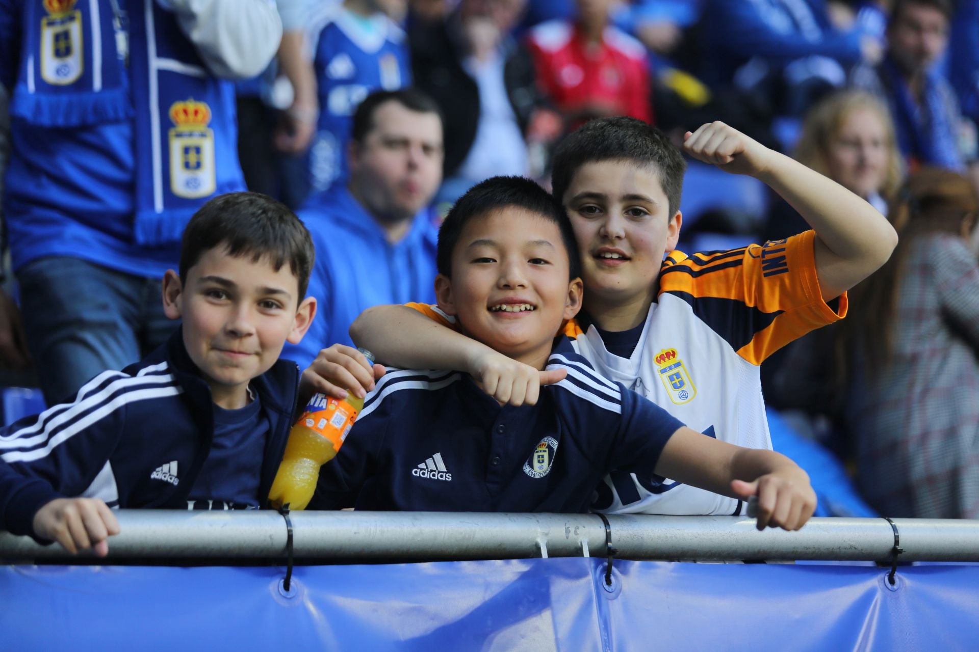 ¿Estuviste en el Real Oviedo - Levante? ¡Búscate en las fotos!
