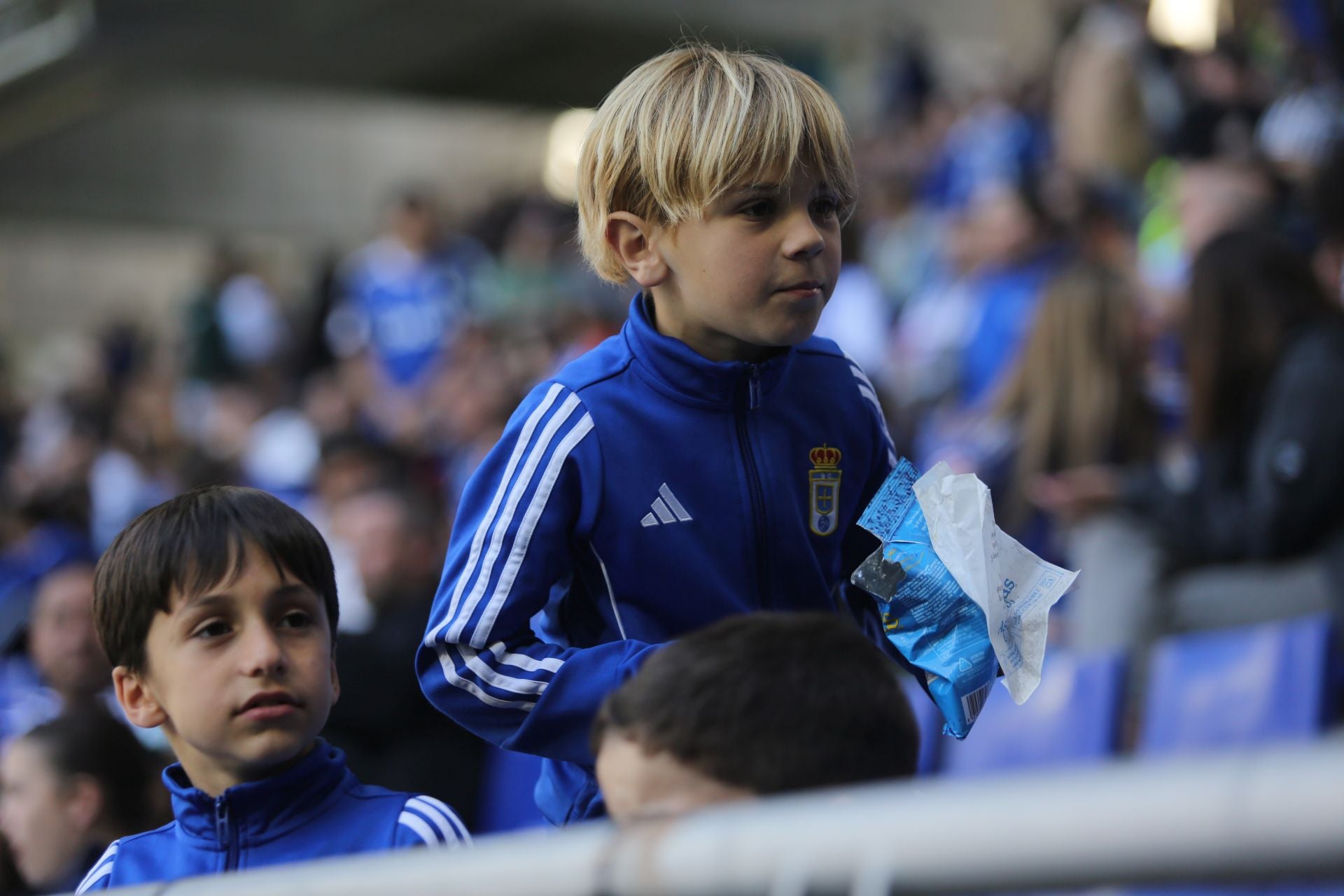 ¿Estuviste en el Real Oviedo - Levante? ¡Búscate en las fotos!