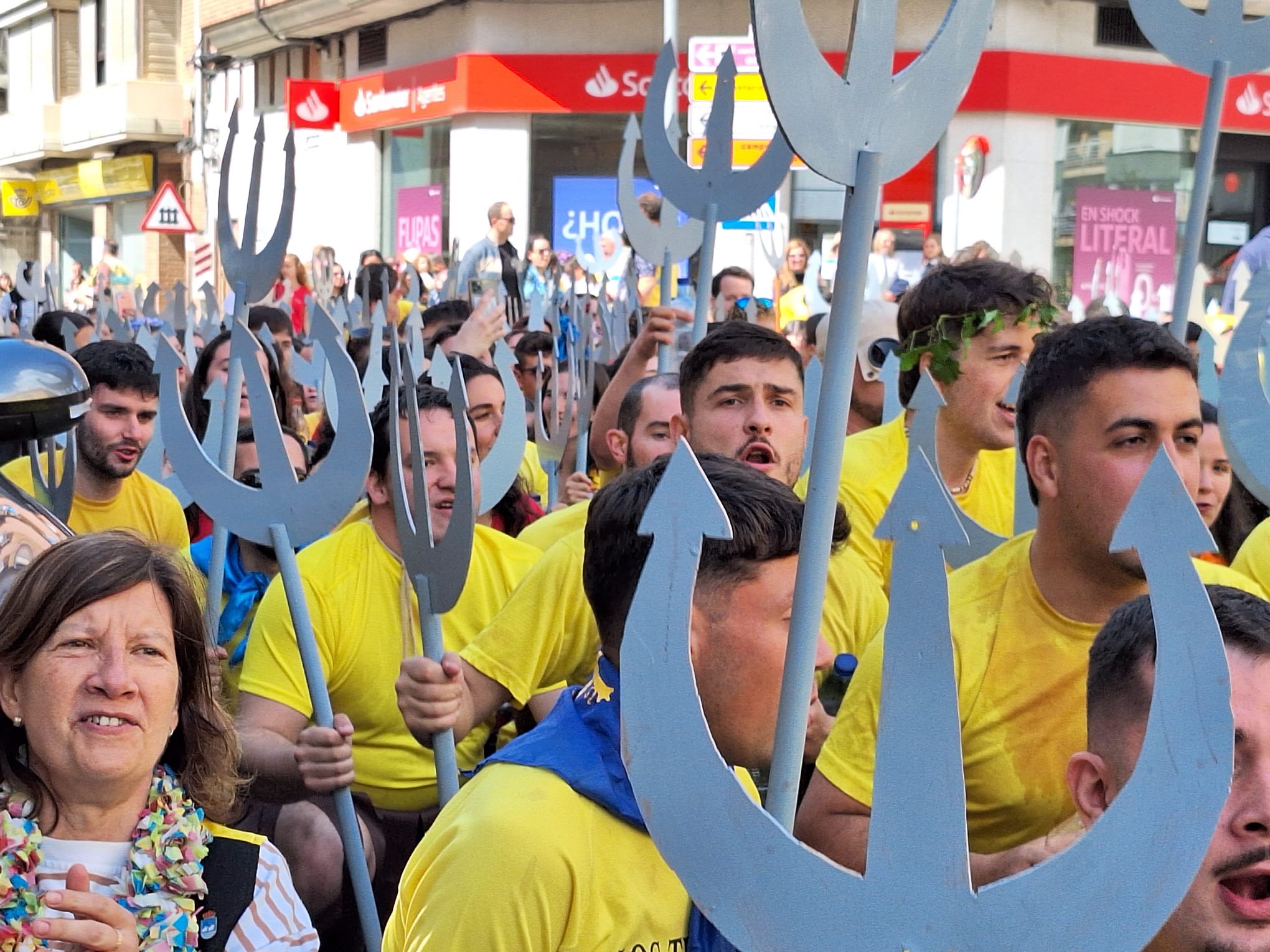 Infiesto, de fiesta con sus Piragües