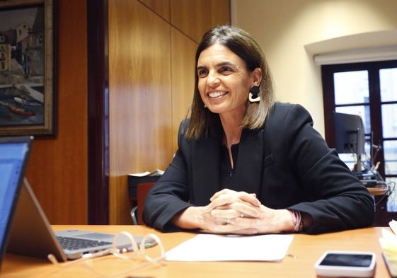 María Mitre, en su despacho de la concejalía de Hacienda.