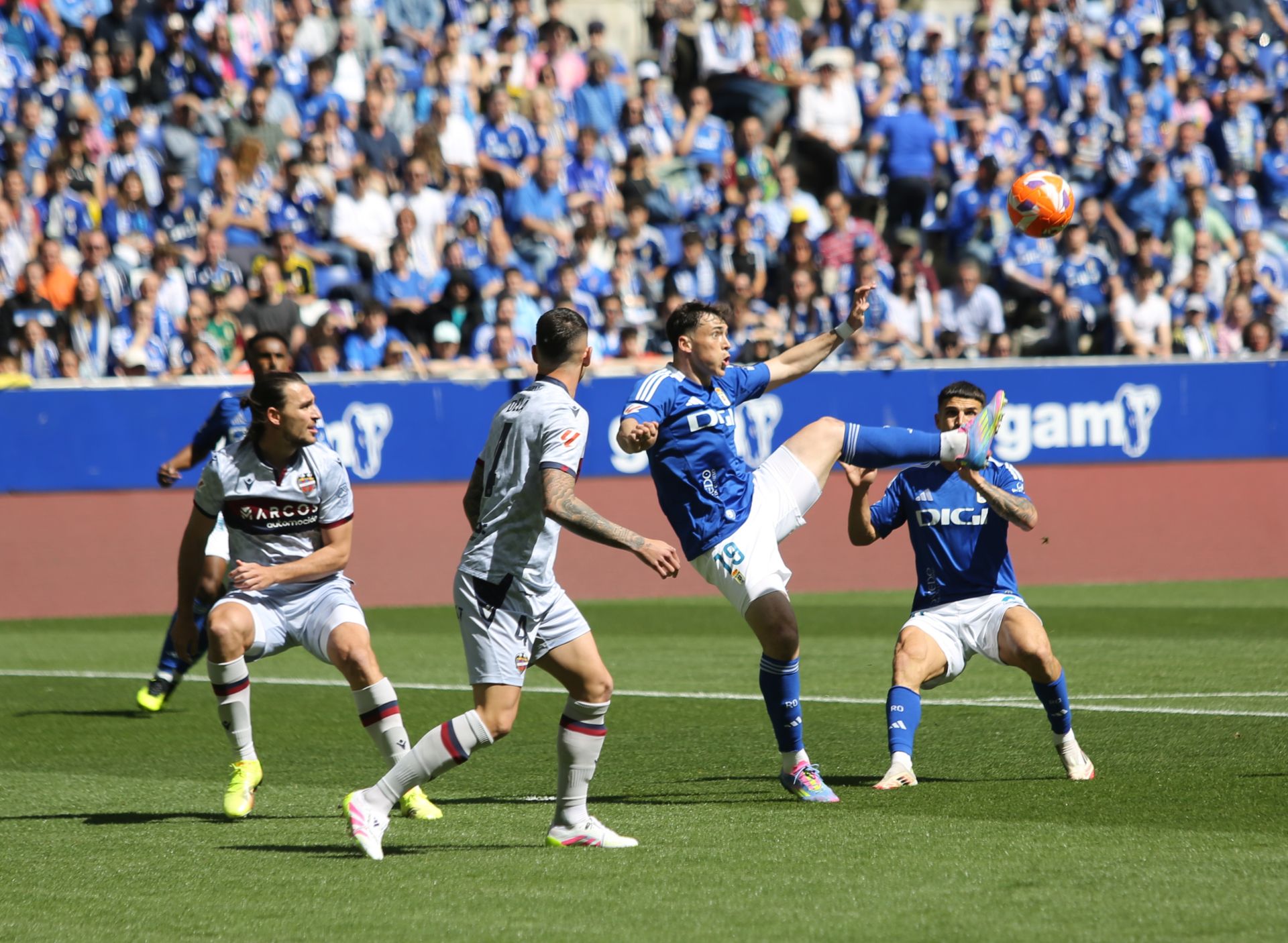 Las mejores imágenes del Real Oviedo - Levante