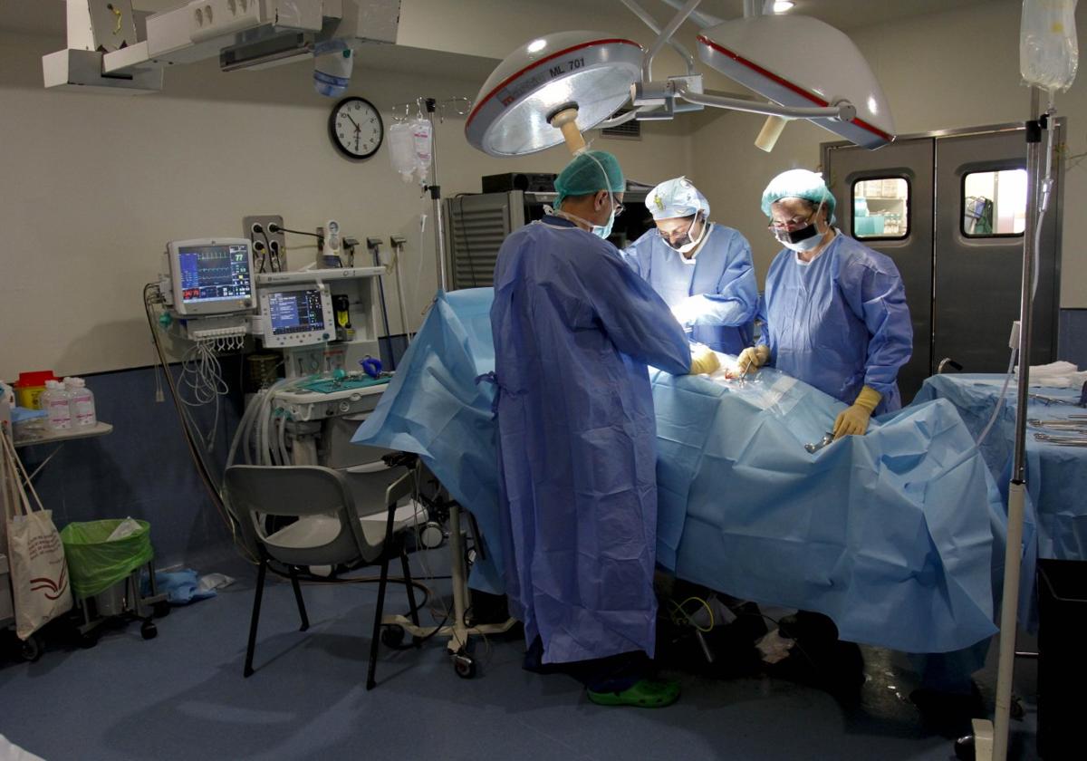 El Hospital San Agustín de Avilés recorta en diez días la demora quirúrgica con 2.700 pacientes aún en lista