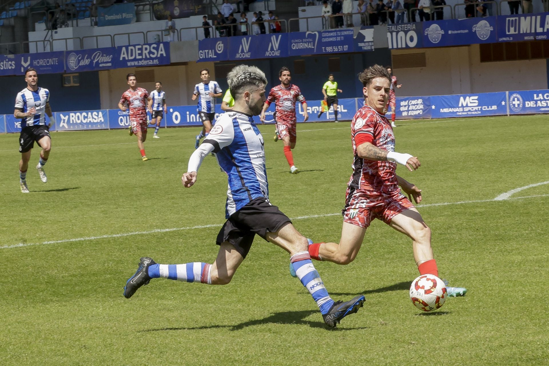Las mejores fotos del Real Avilés 3-0 Guijuelo: así se vivió el partido en el Suárez Puerta