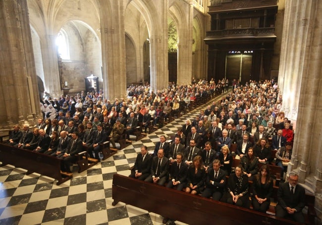 Autoridades y fieles abarrotaron la Catedral para despedirse del pontífice.