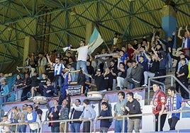 La grada de animación celebró la clasificación para el 'play-off'.