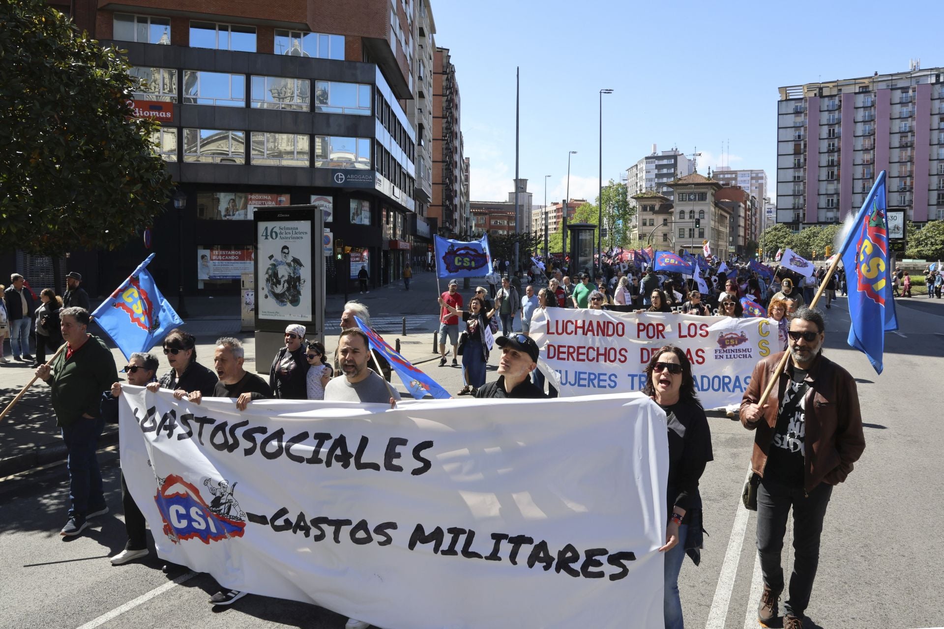 La manifestación de los sindicatos minoritarios el Día del Trabajo en Gijón, en imágenes