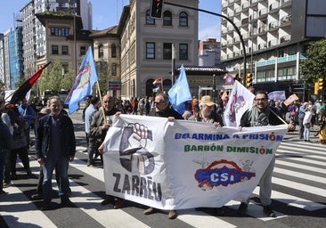 La manifestación de los sindicatos minoritarios el Día del Trabajo en Gijón, en imágenes