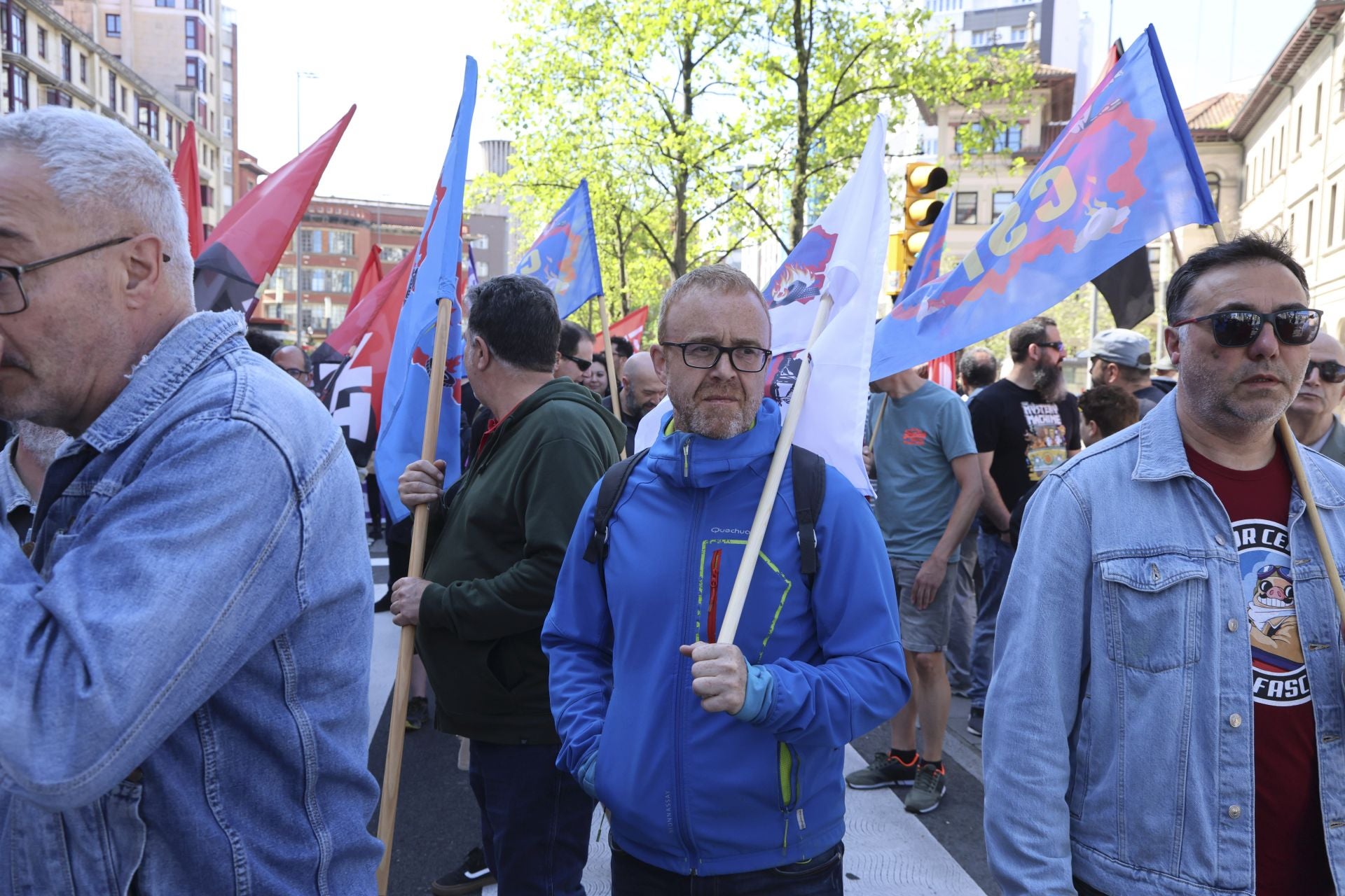 La manifestación de los sindicatos minoritarios el Día del Trabajo en Gijón, en imágenes