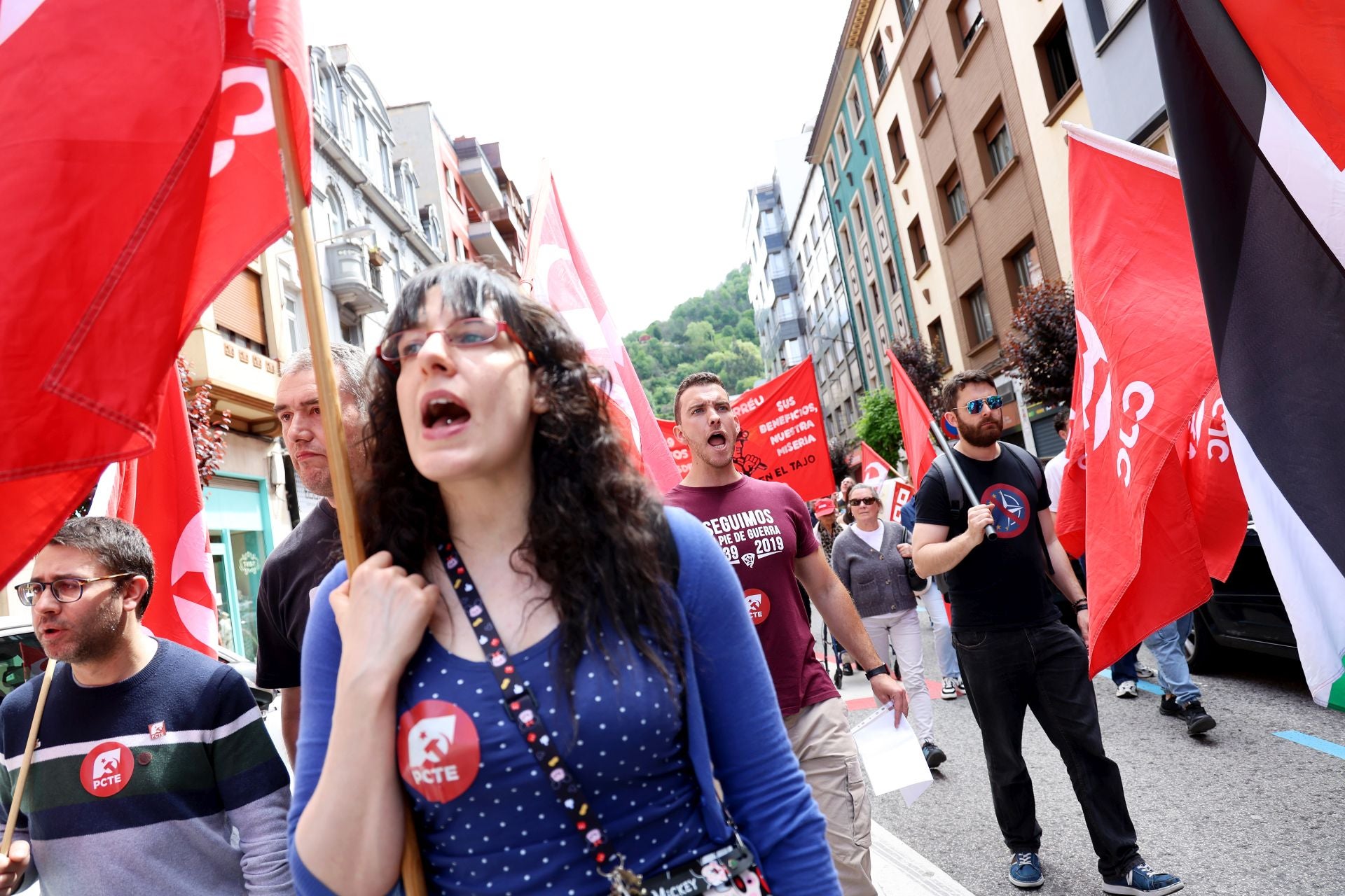 Mieres acoge una multitudinaria manifestación por el Primero de Mayo