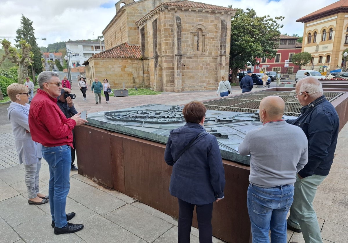 La maqueta de Villaviciosa cautiva a los maliayos