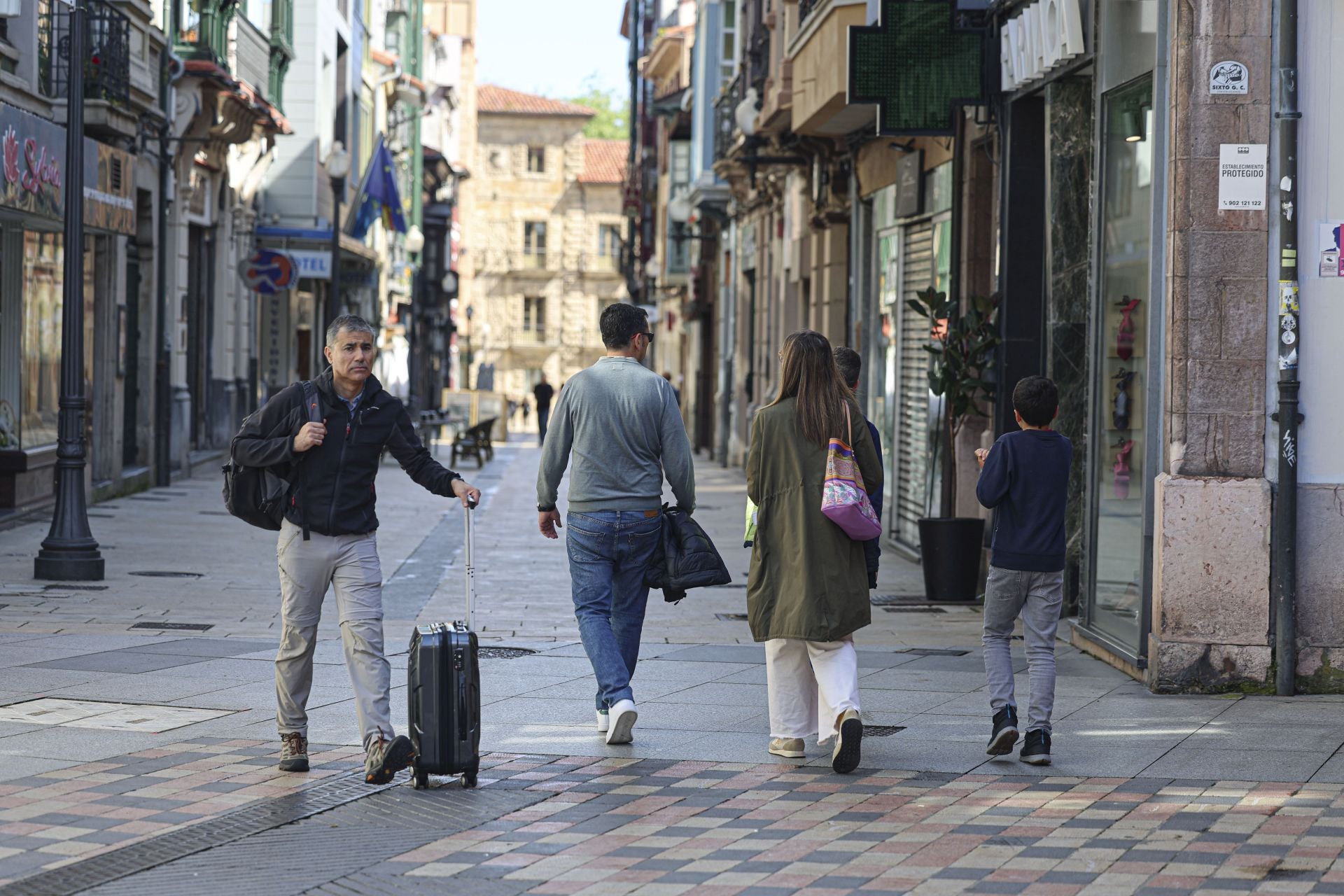 Turistas en las principales ciudades asturianas