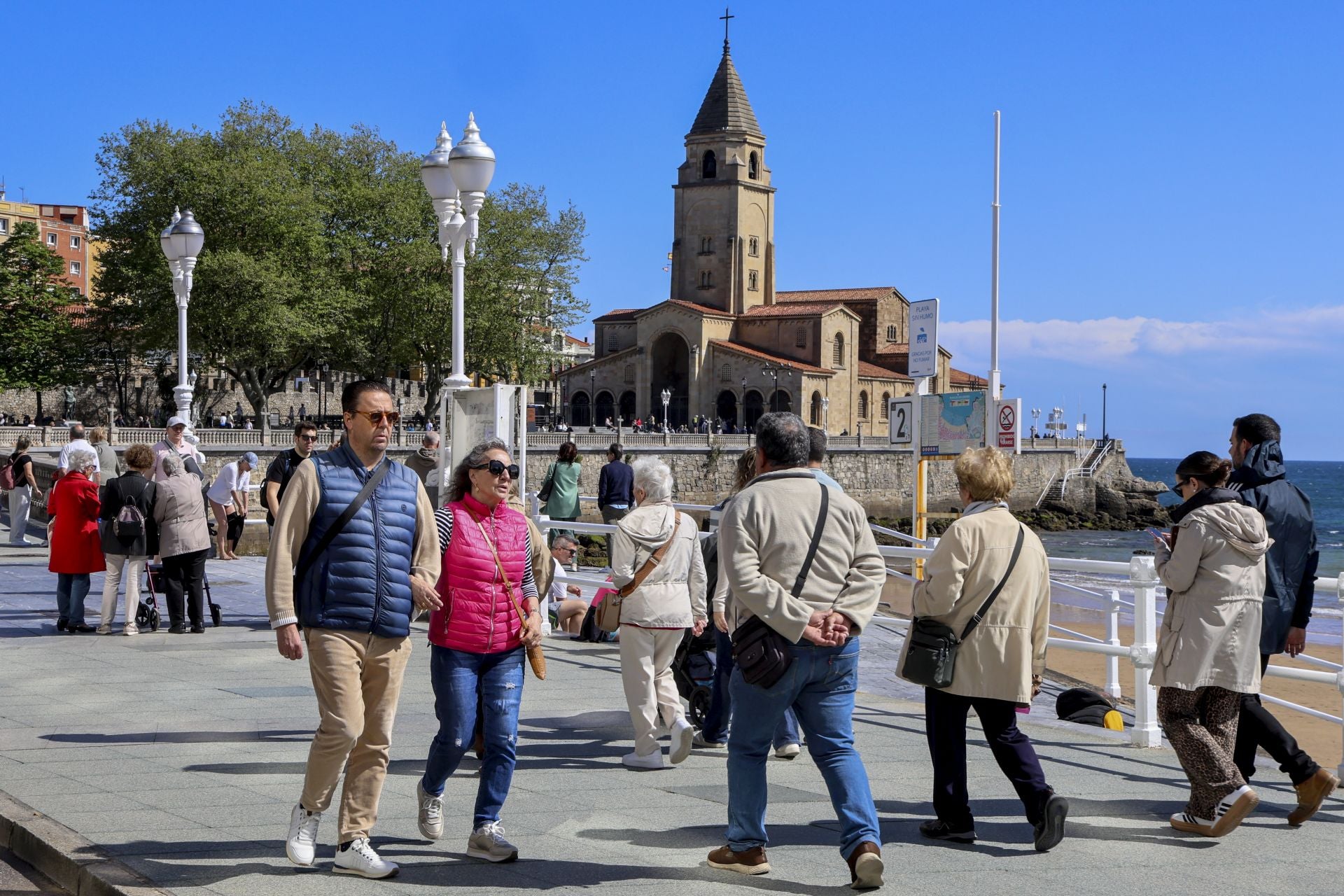 Turistas en las principales ciudades asturianas
