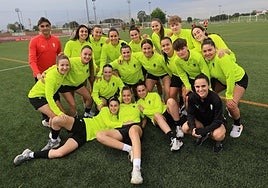 La plantilla del Sporting Femenino, en la Escuela de Mareo durante una sesión de esta semana.