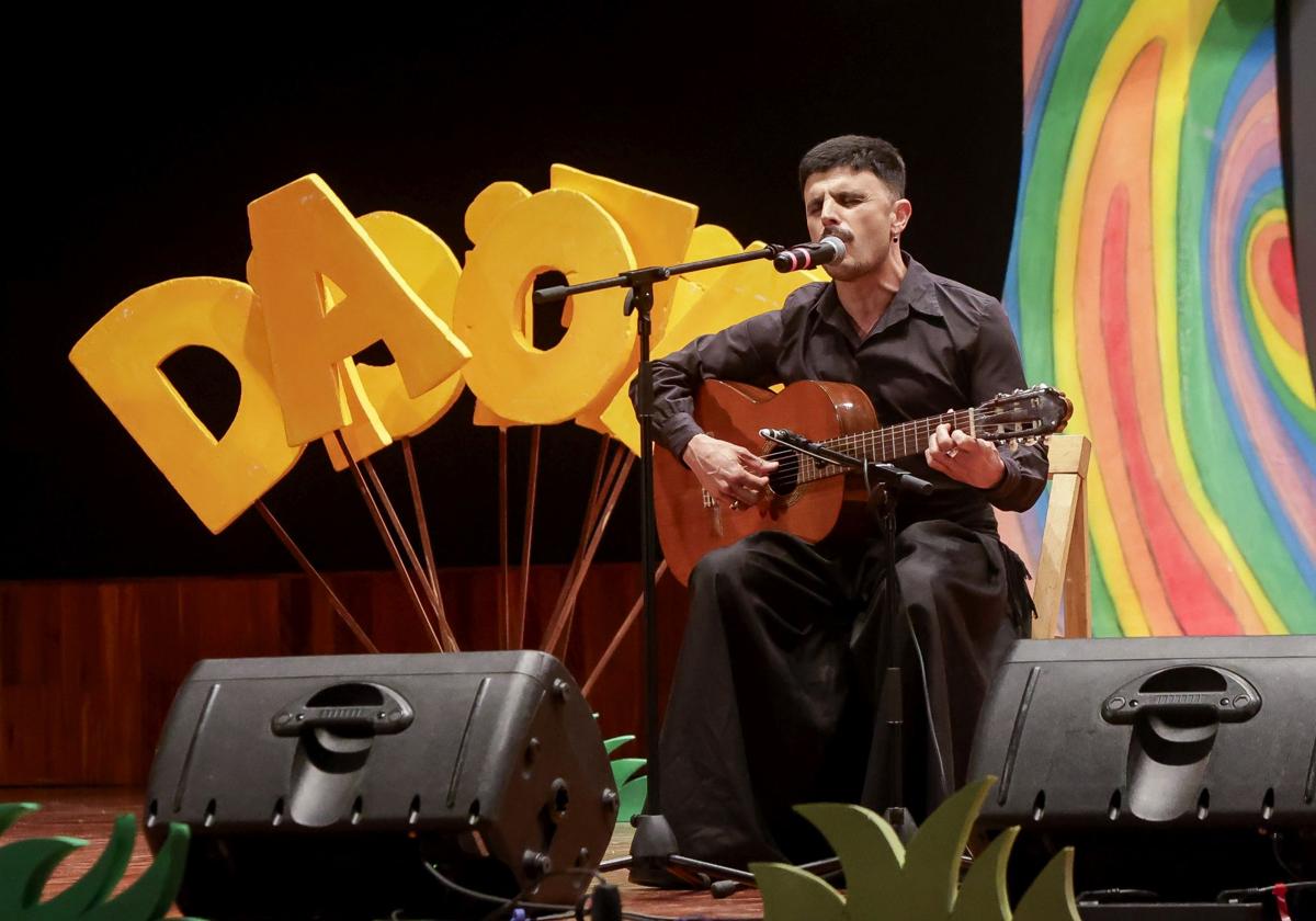 La cultura asturiana despide con honores a Damián Barreiro en Avilés