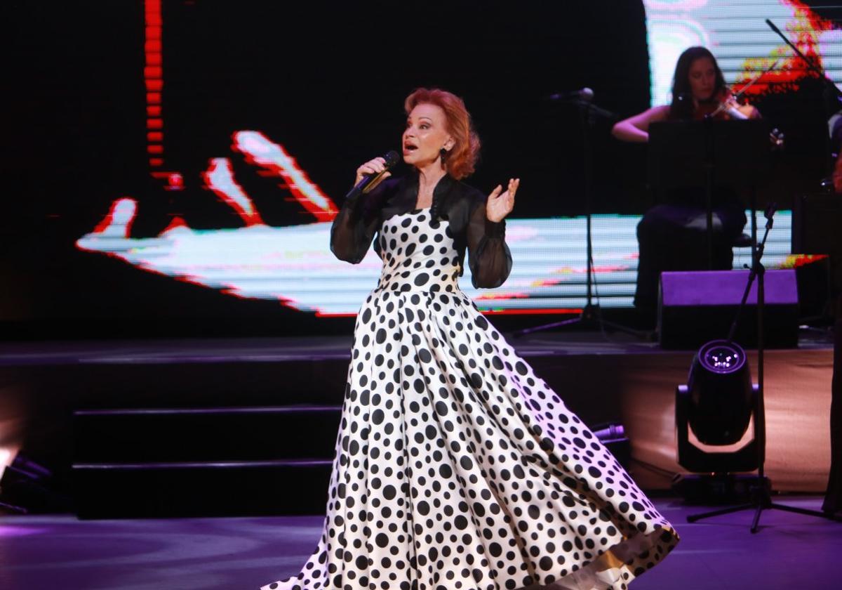 Paloma San Basilio en todo su esplendor