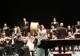 La soprano Alexandra Zamfira, en un momento del concierto con la Orquesta Mercadante.