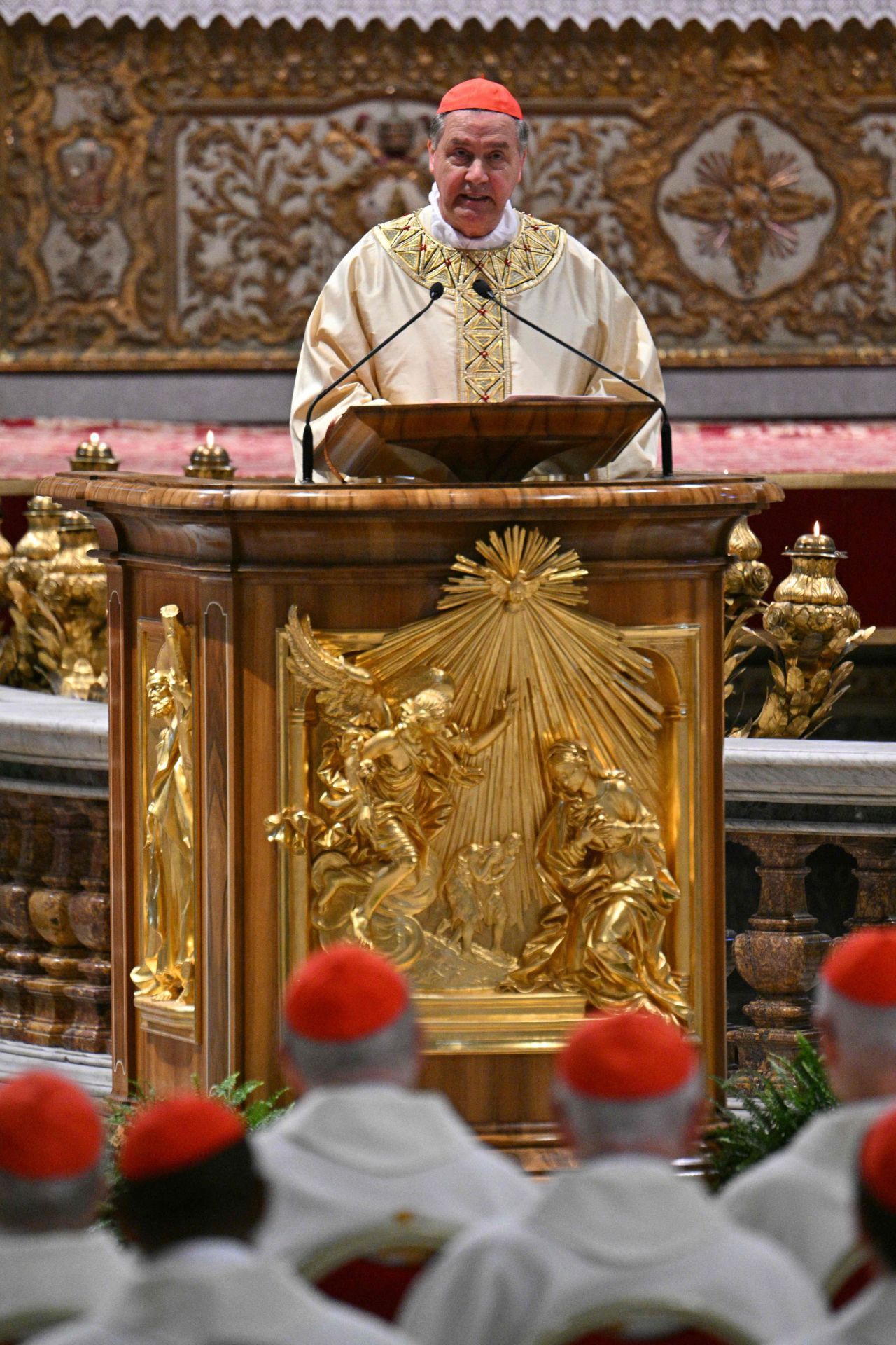 Fotos: El cardenal luanquín Ángel Fernández Artime oficia la misa novencial en el Vaticano